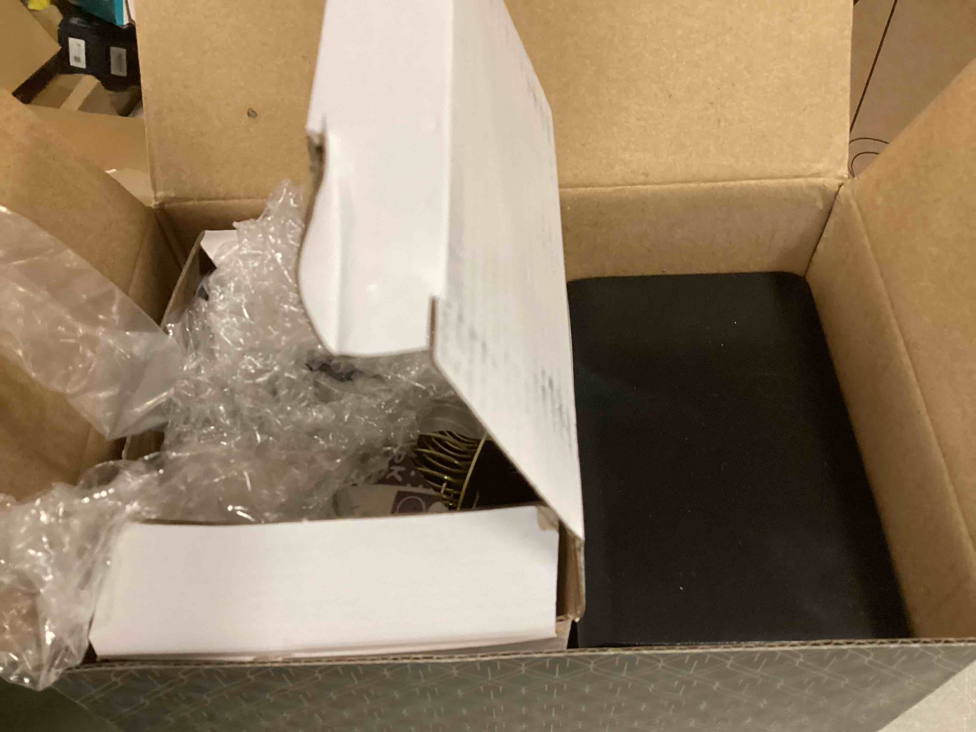 https://s3.amazonaws.com/lotting-images-prod/bidfta/ORG5709580_1714648477062.jpeg