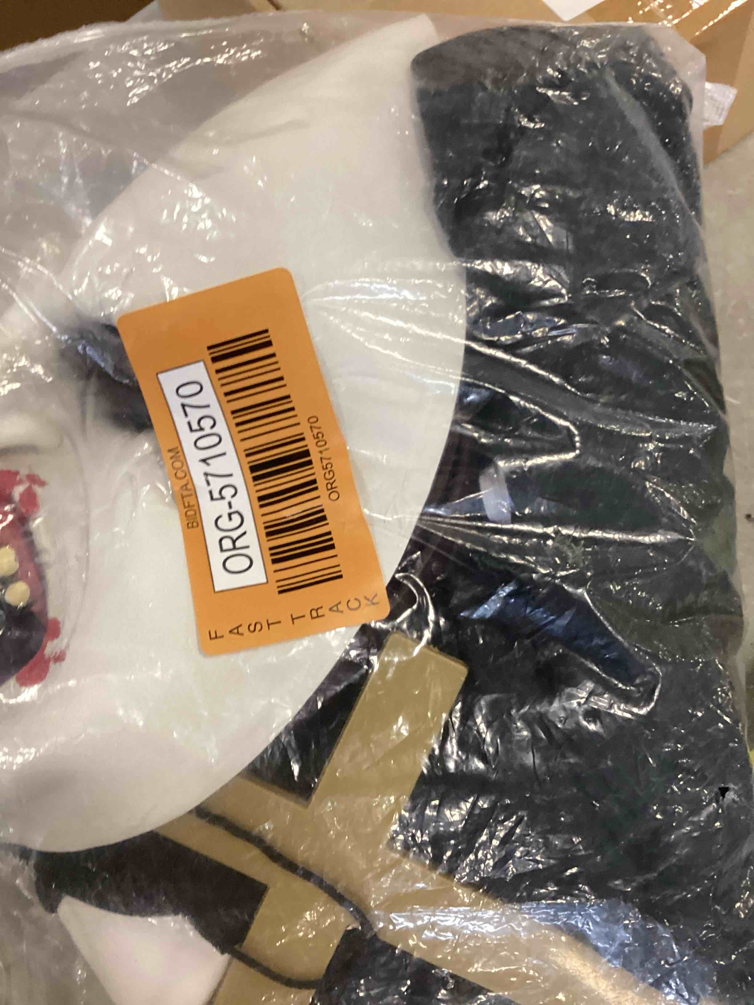 https://s3.amazonaws.com/lotting-images-prod/bidfta/ORG5710570_1715107505537.jpeg