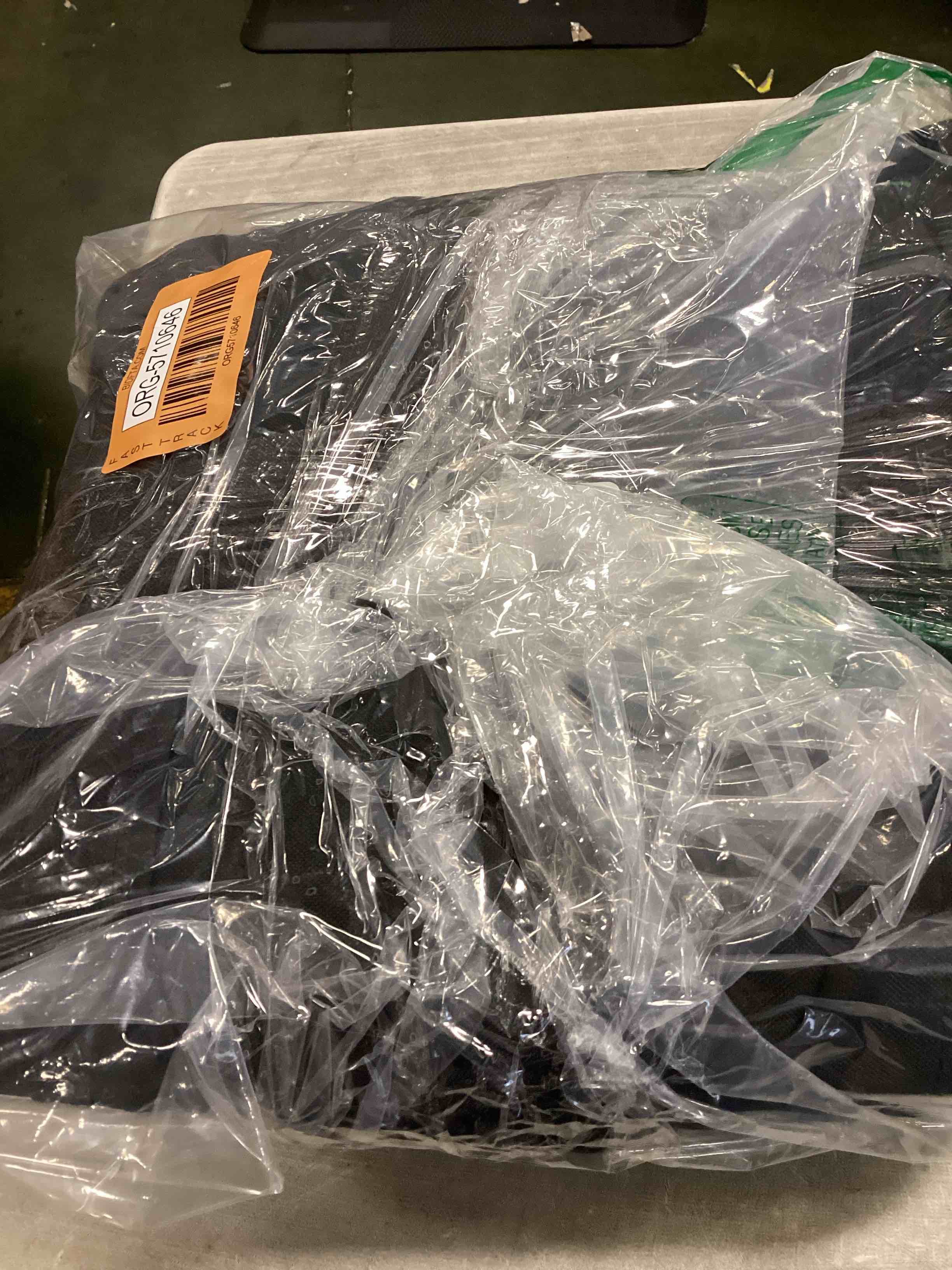 https://s3.amazonaws.com/lotting-images-prod/bidfta/ORG5710646_1715341816788.jpeg