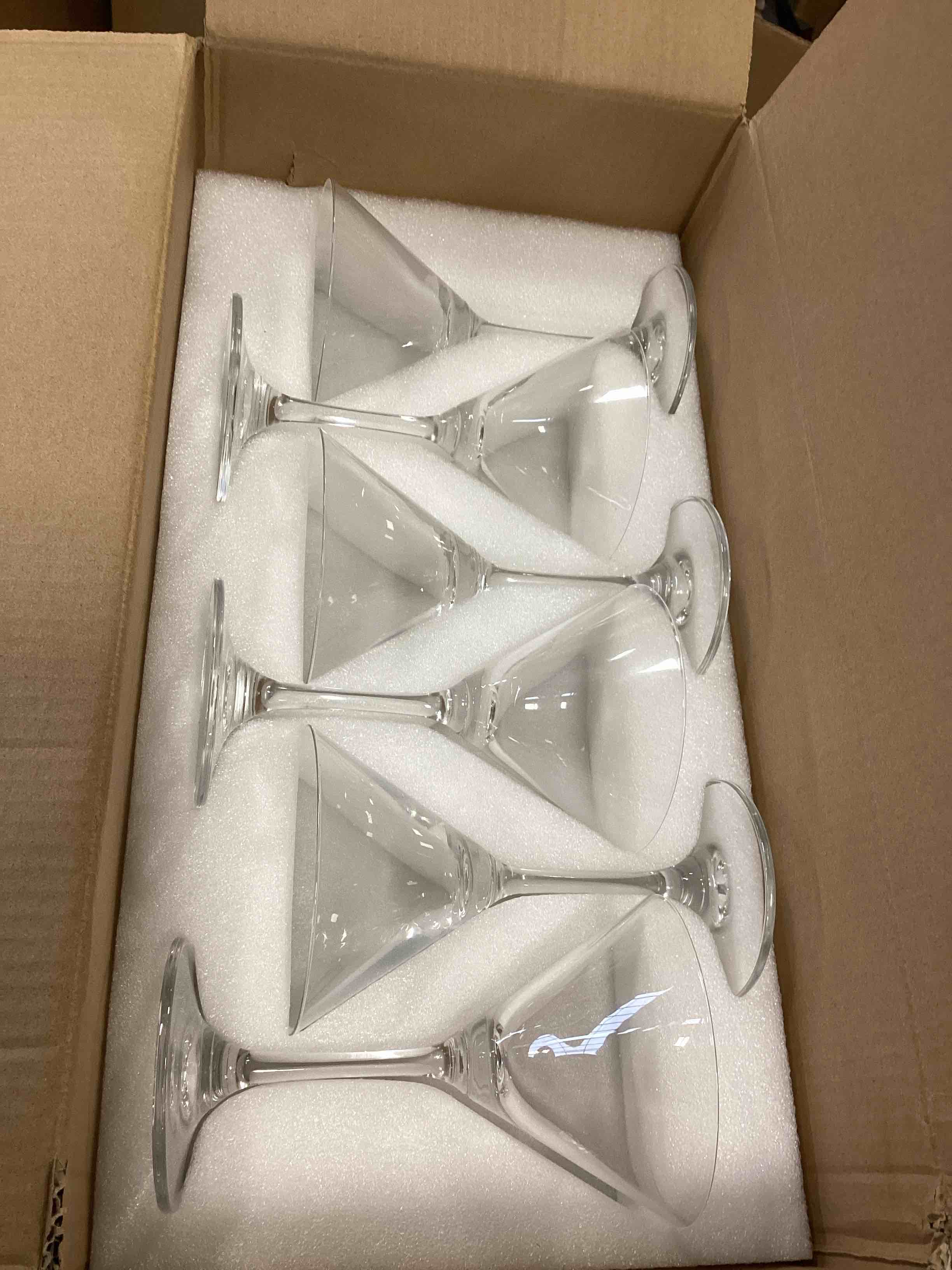 https://s3.amazonaws.com/lotting-images-prod/bidfta/ORG5710660_1715342827687.jpeg