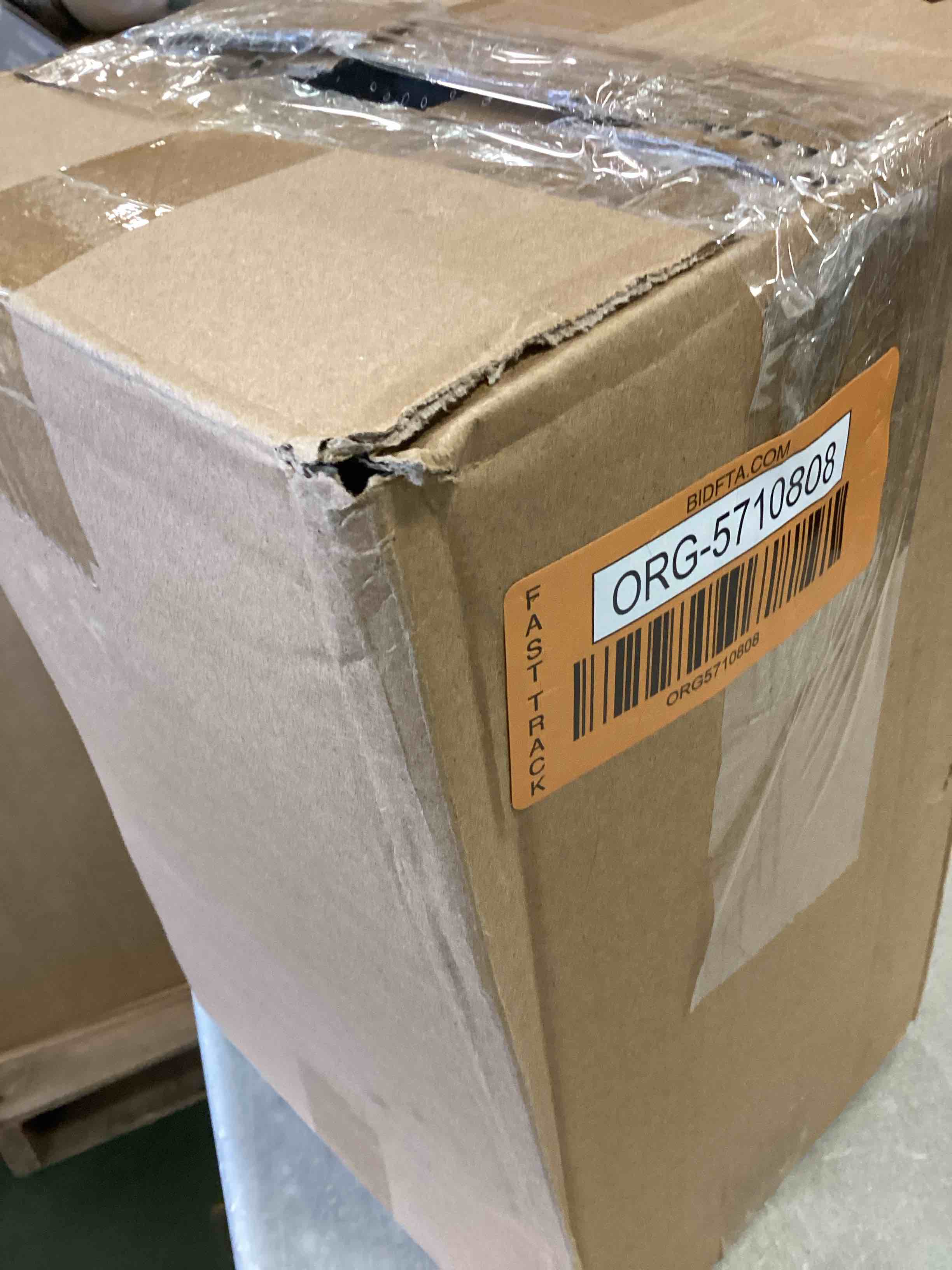 https://s3.amazonaws.com/lotting-images-prod/bidfta/ORG5710808_1715359835337.jpeg