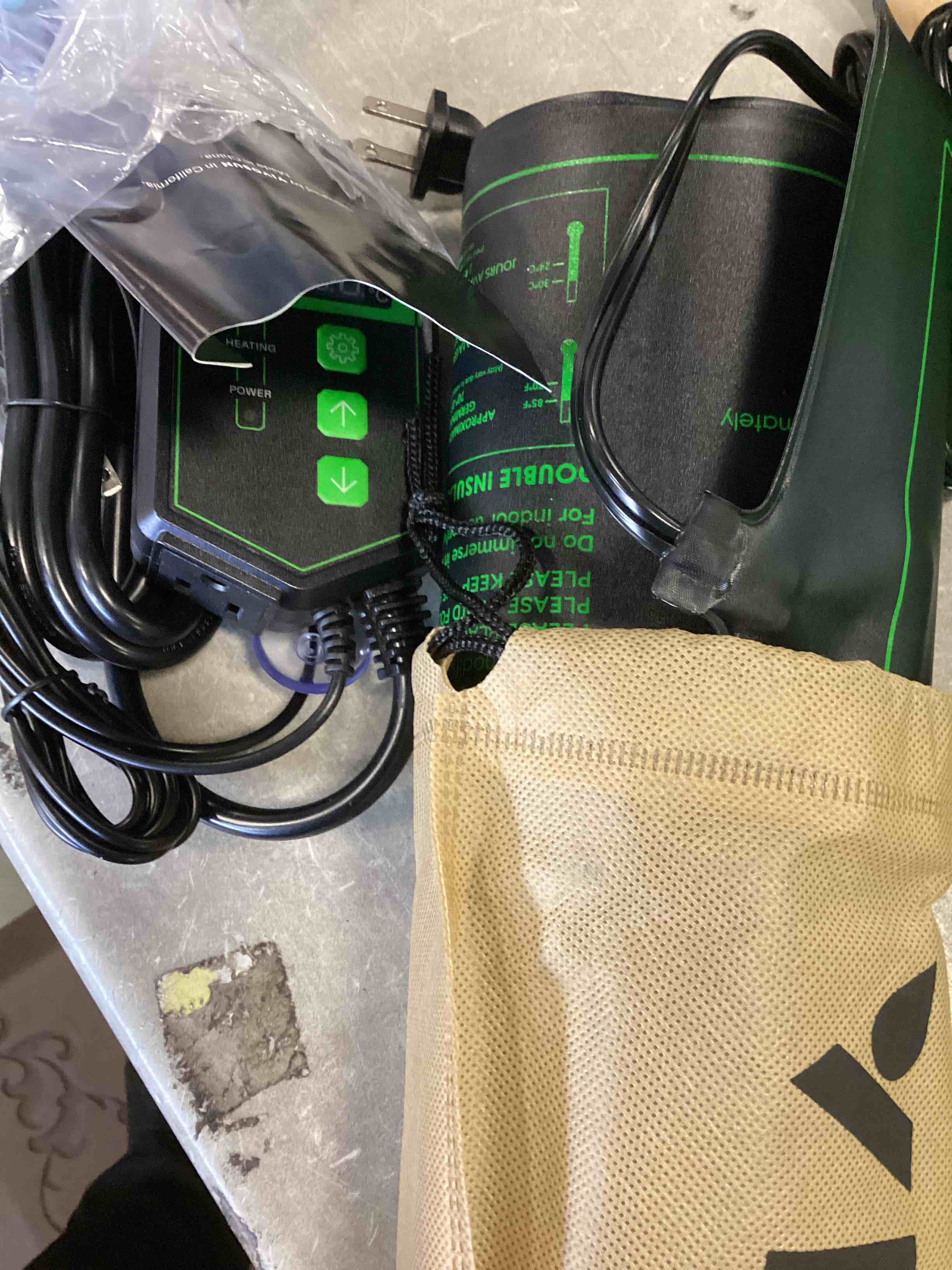 https://s3.amazonaws.com/lotting-images-prod/bidfta/ORG5710903_1715368818080.jpeg