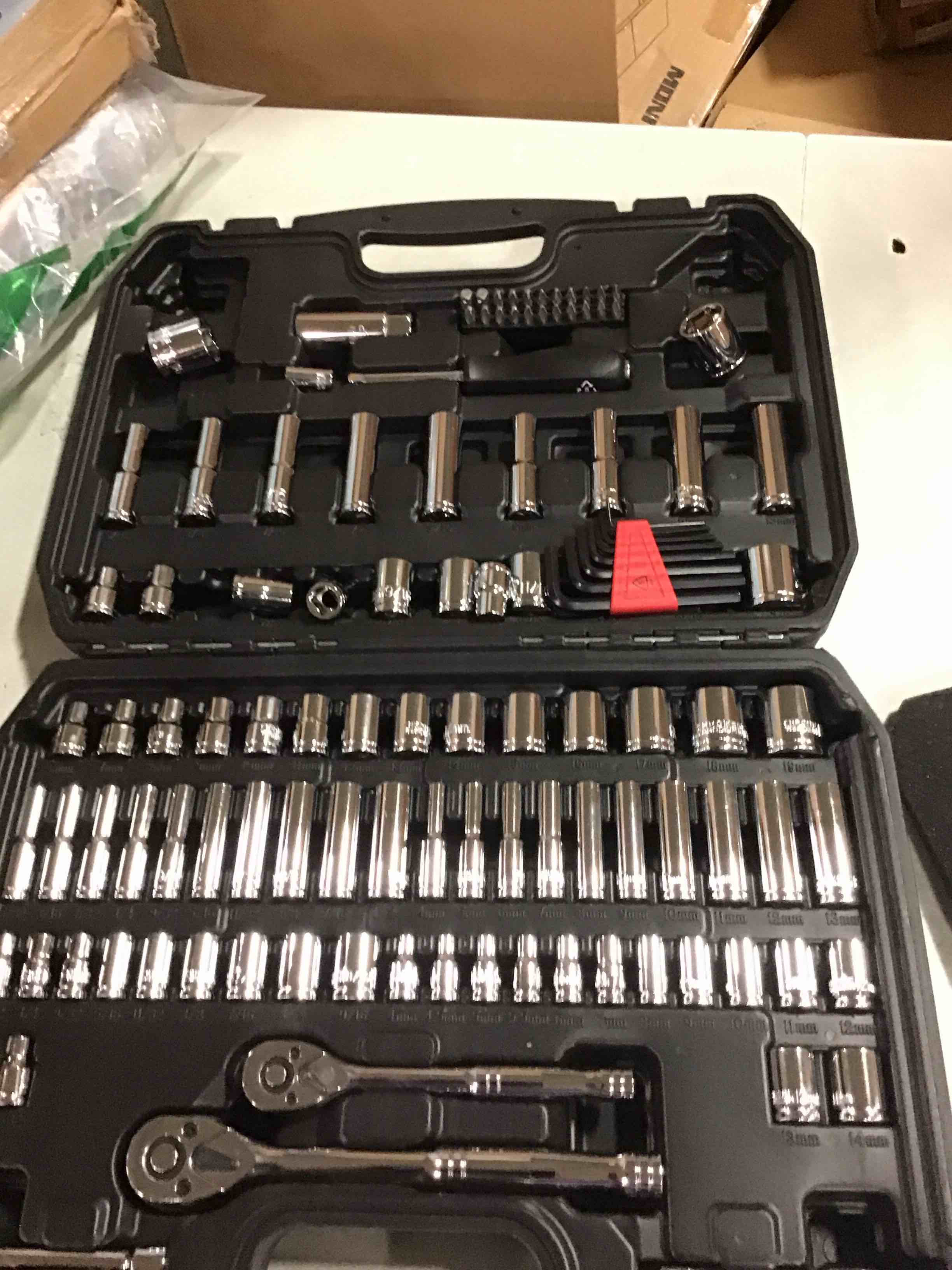 https://s3.amazonaws.com/lotting-images-prod/bidfta/ORG5711725_1716313815389.jpeg
