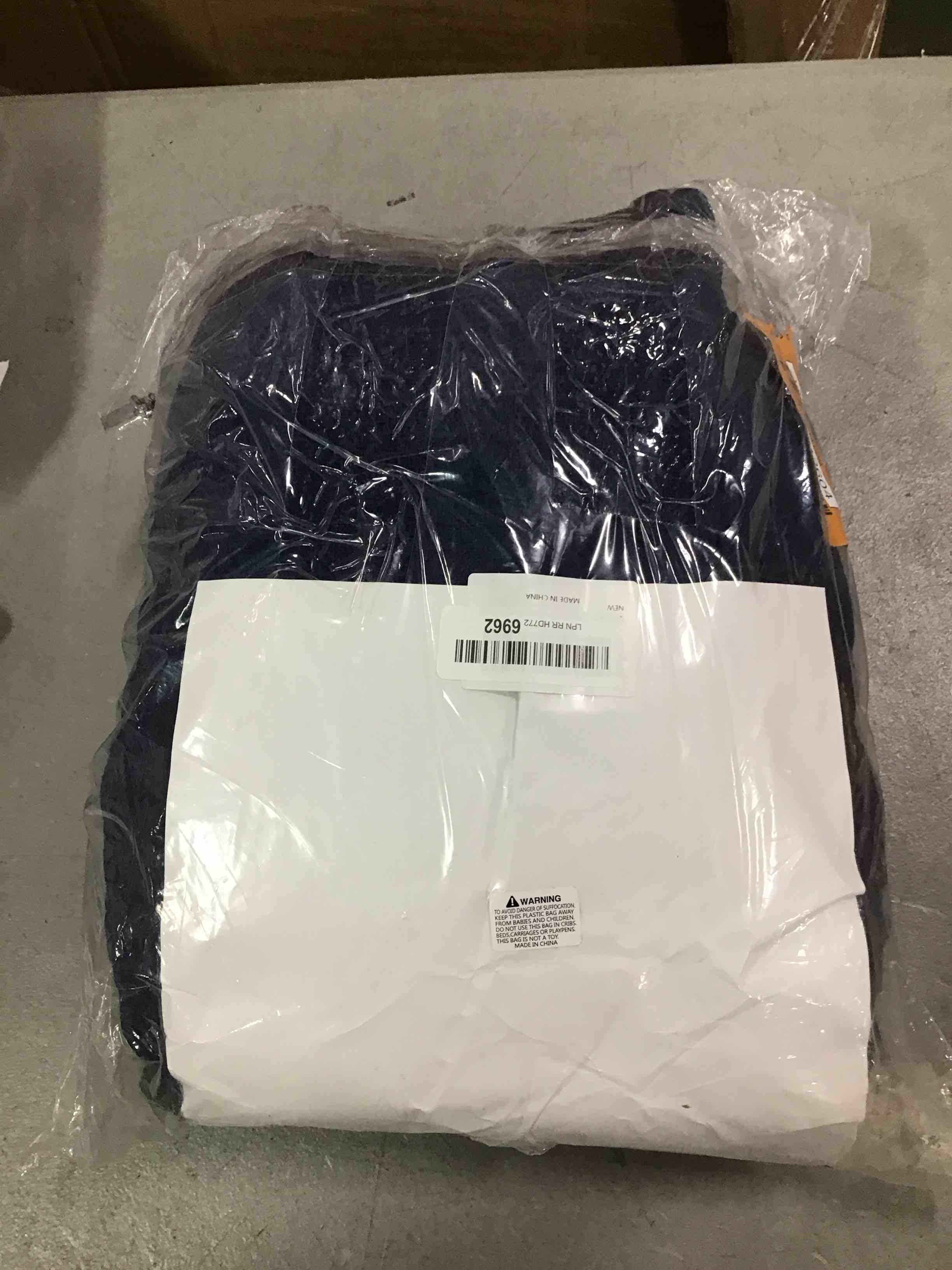 https://s3.amazonaws.com/lotting-images-prod/bidfta/ORG5712604_1715182687200.jpeg