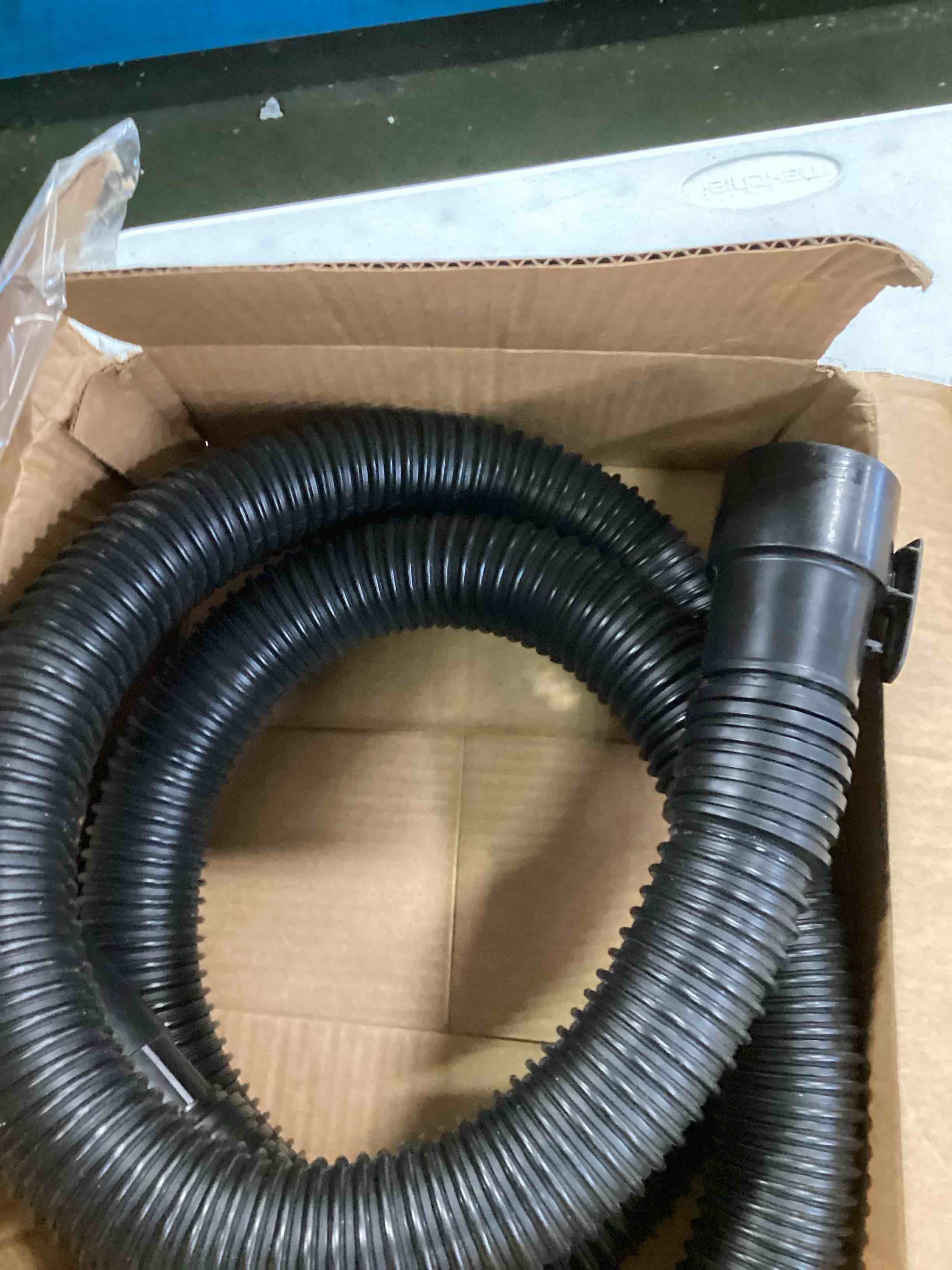 https://s3.amazonaws.com/lotting-images-prod/bidfta/ORG5713591_1716391376939.jpeg