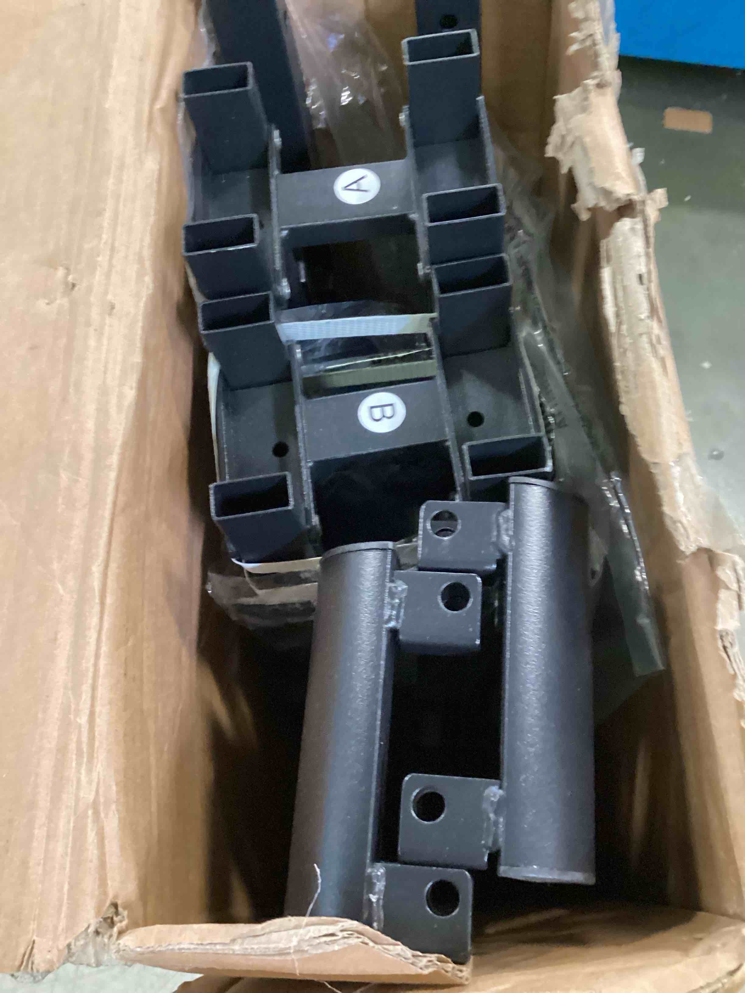 https://s3.amazonaws.com/lotting-images-prod/bidfta/ORG5713811_1716484891497.jpeg