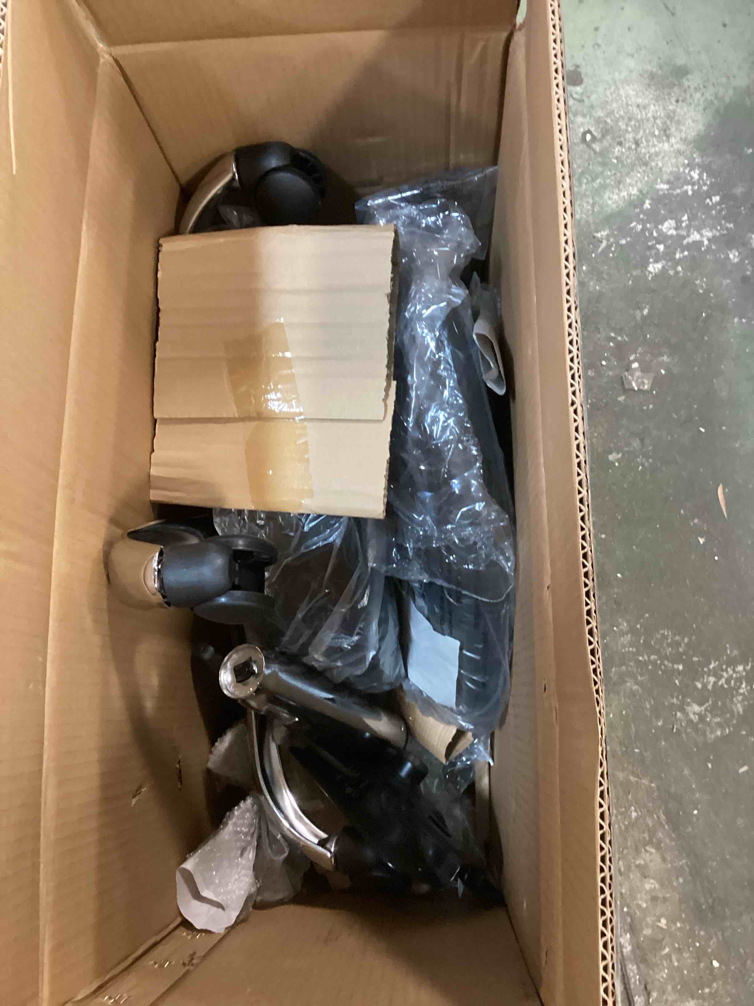 https://s3.amazonaws.com/lotting-images-prod/bidfta/ORG5717006_1715003713381.jpeg