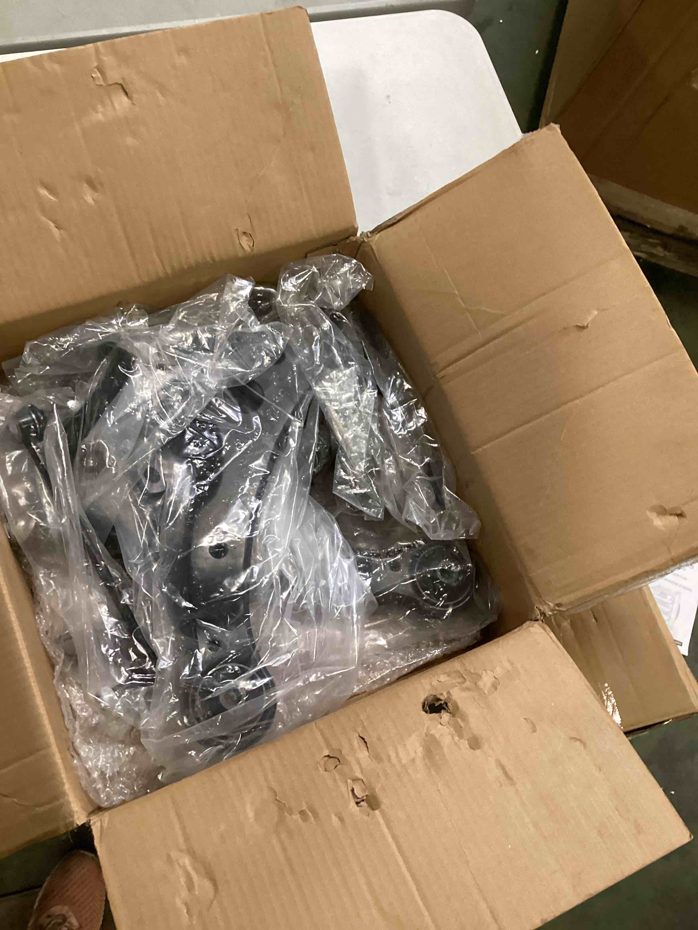 https://s3.amazonaws.com/lotting-images-prod/bidfta/ORG5719619_1715612312045.jpeg