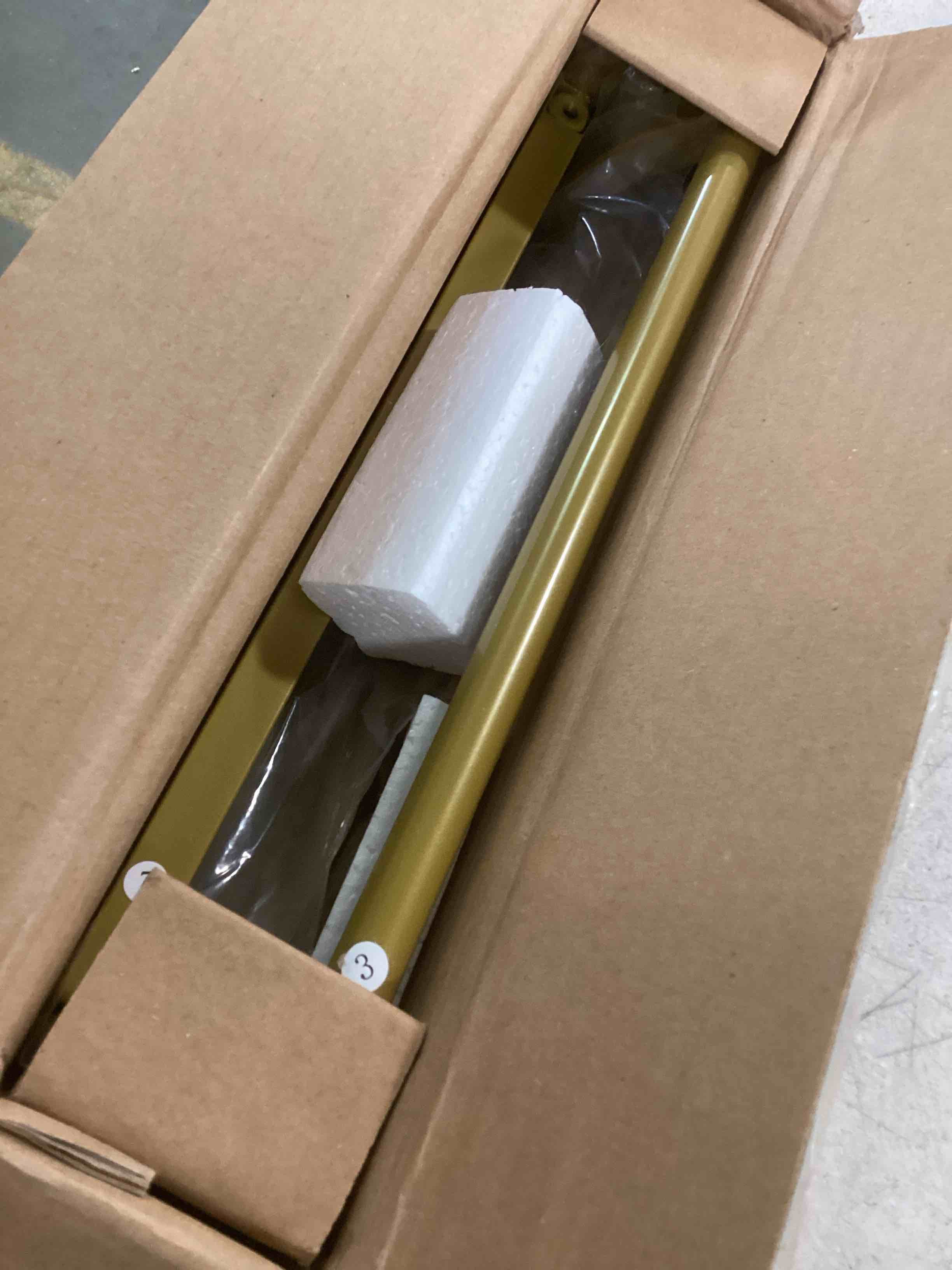 https://s3.amazonaws.com/lotting-images-prod/bidfta/ORG5720659_1707511639993.jpeg