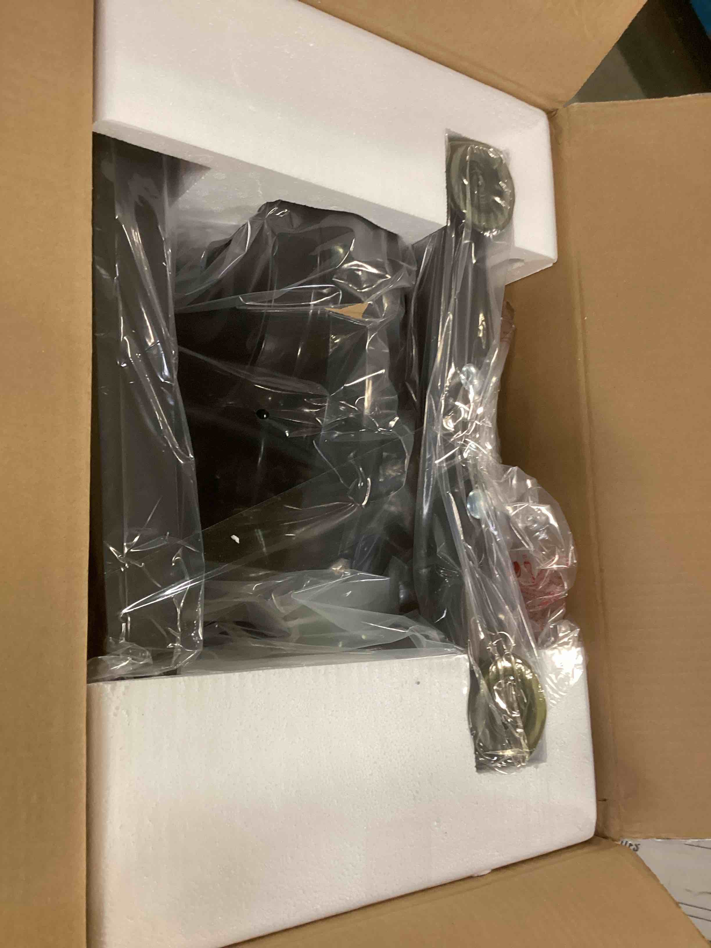 https://s3.amazonaws.com/lotting-images-prod/bidfta/ORG5720684_1707513543607.jpeg