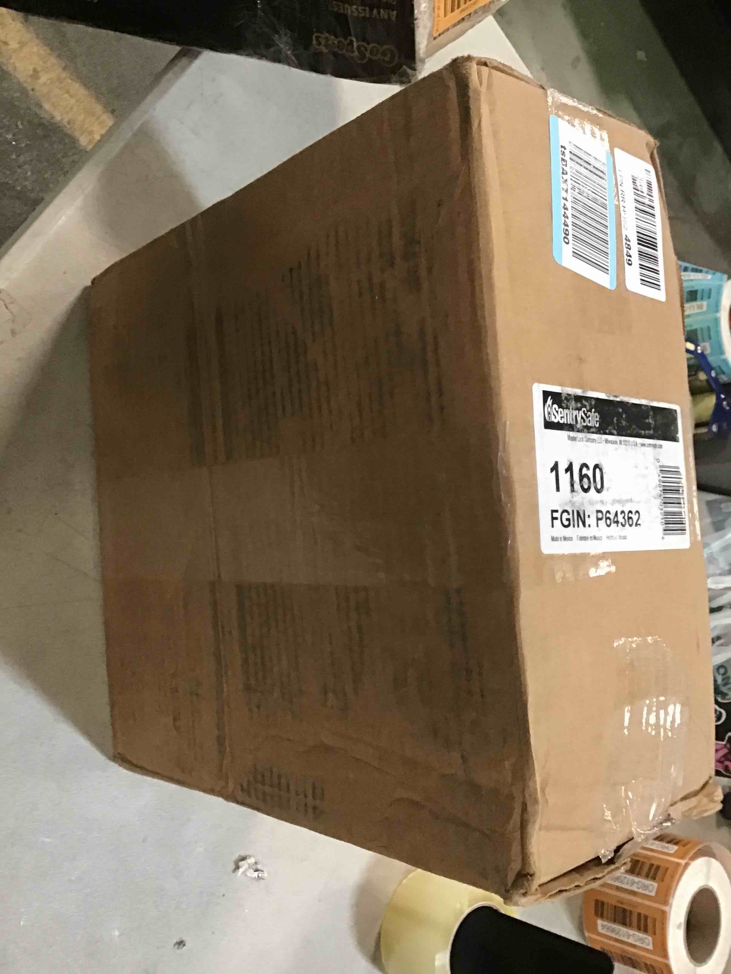 https://s3.amazonaws.com/lotting-images-prod/bidfta/ORG5721308_1707830590683.jpeg