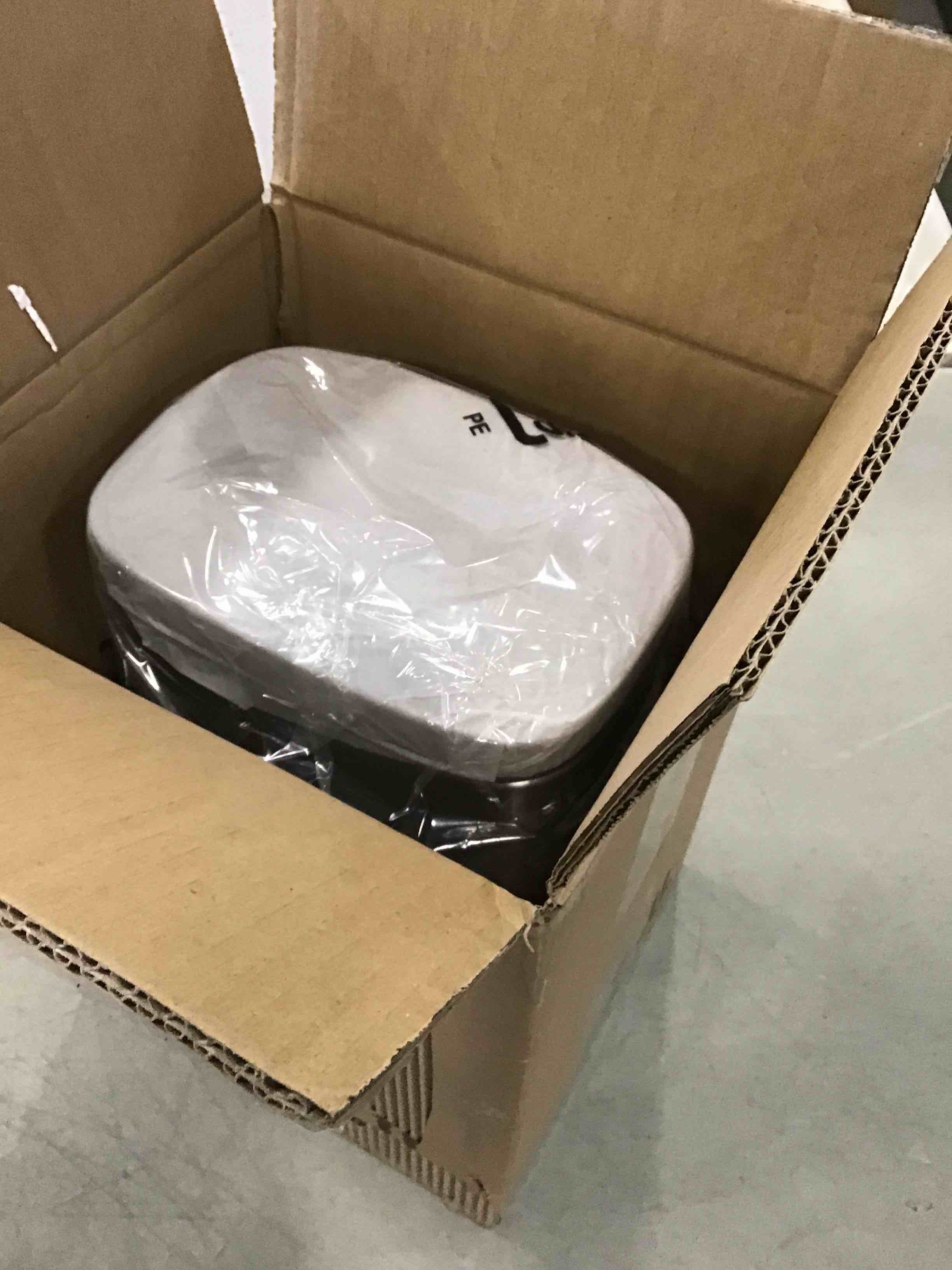 https://s3.amazonaws.com/lotting-images-prod/bidfta/ORG5721647_1707832024763.jpeg