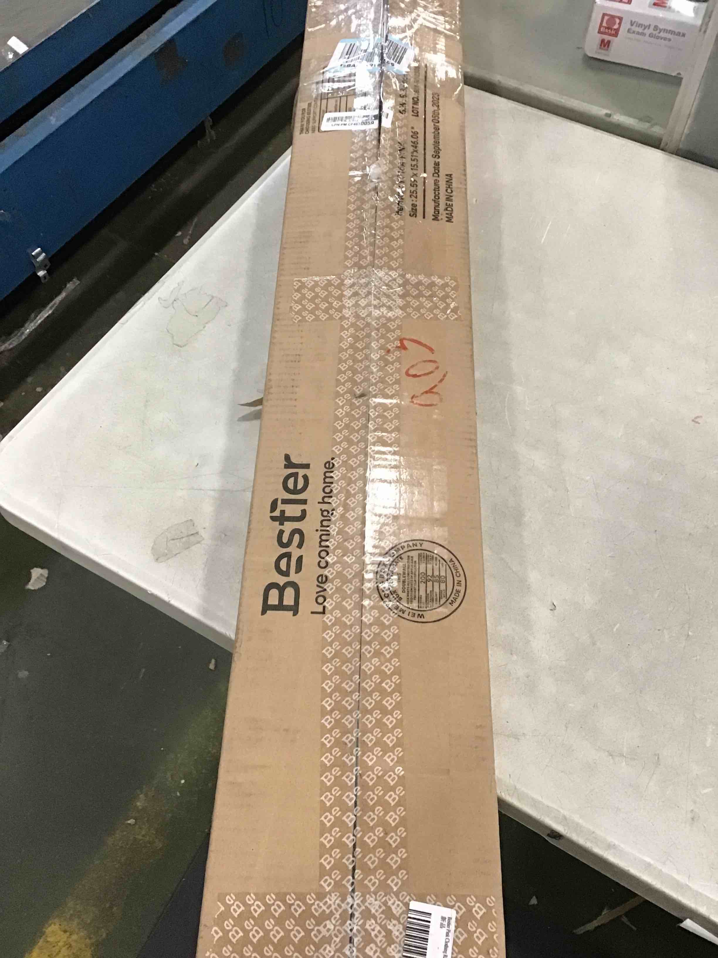https://s3.amazonaws.com/lotting-images-prod/bidfta/ORG5721885_1707916462796.jpeg