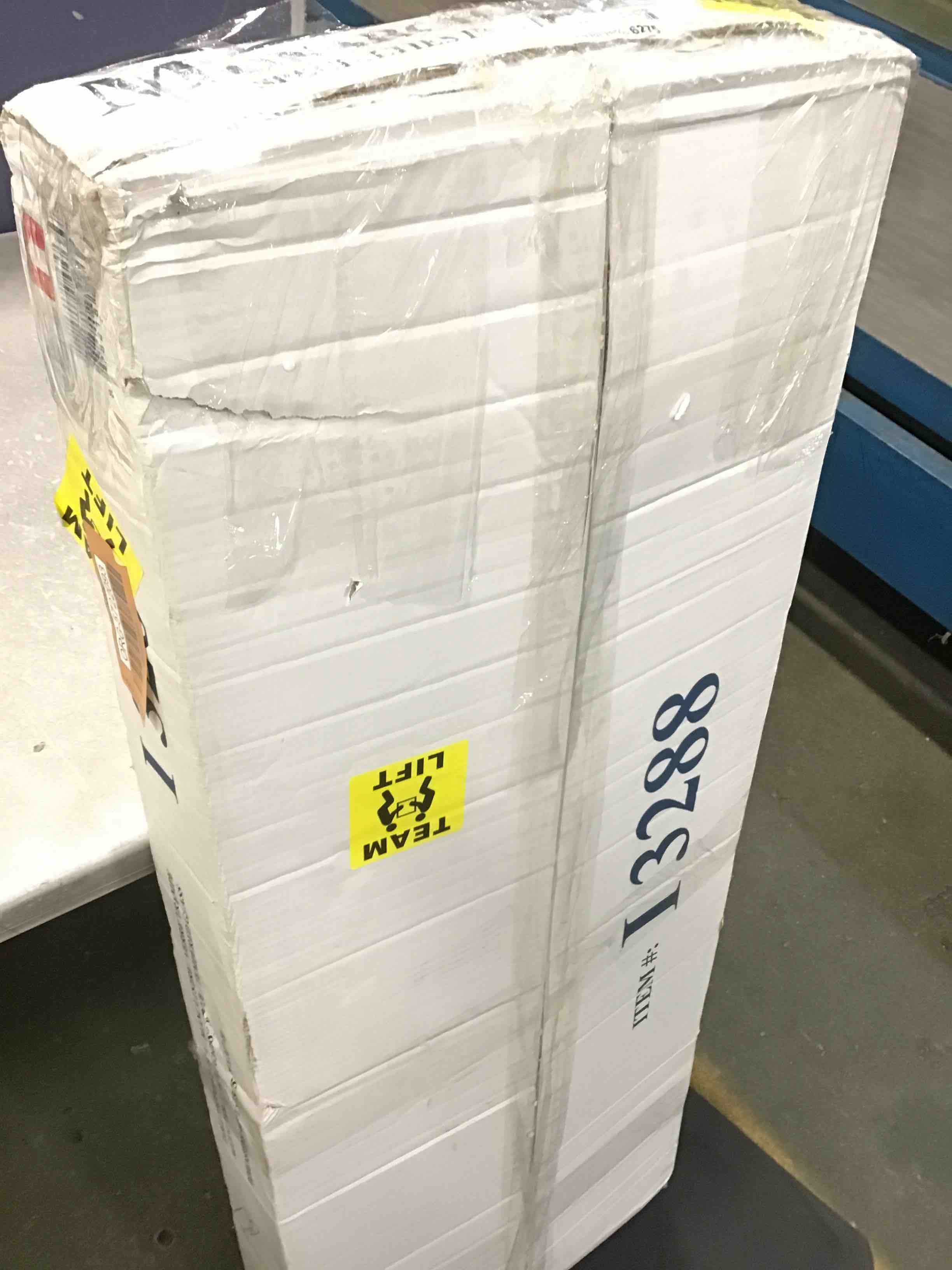 https://s3.amazonaws.com/lotting-images-prod/bidfta/ORG5722093_1707999309764.jpeg