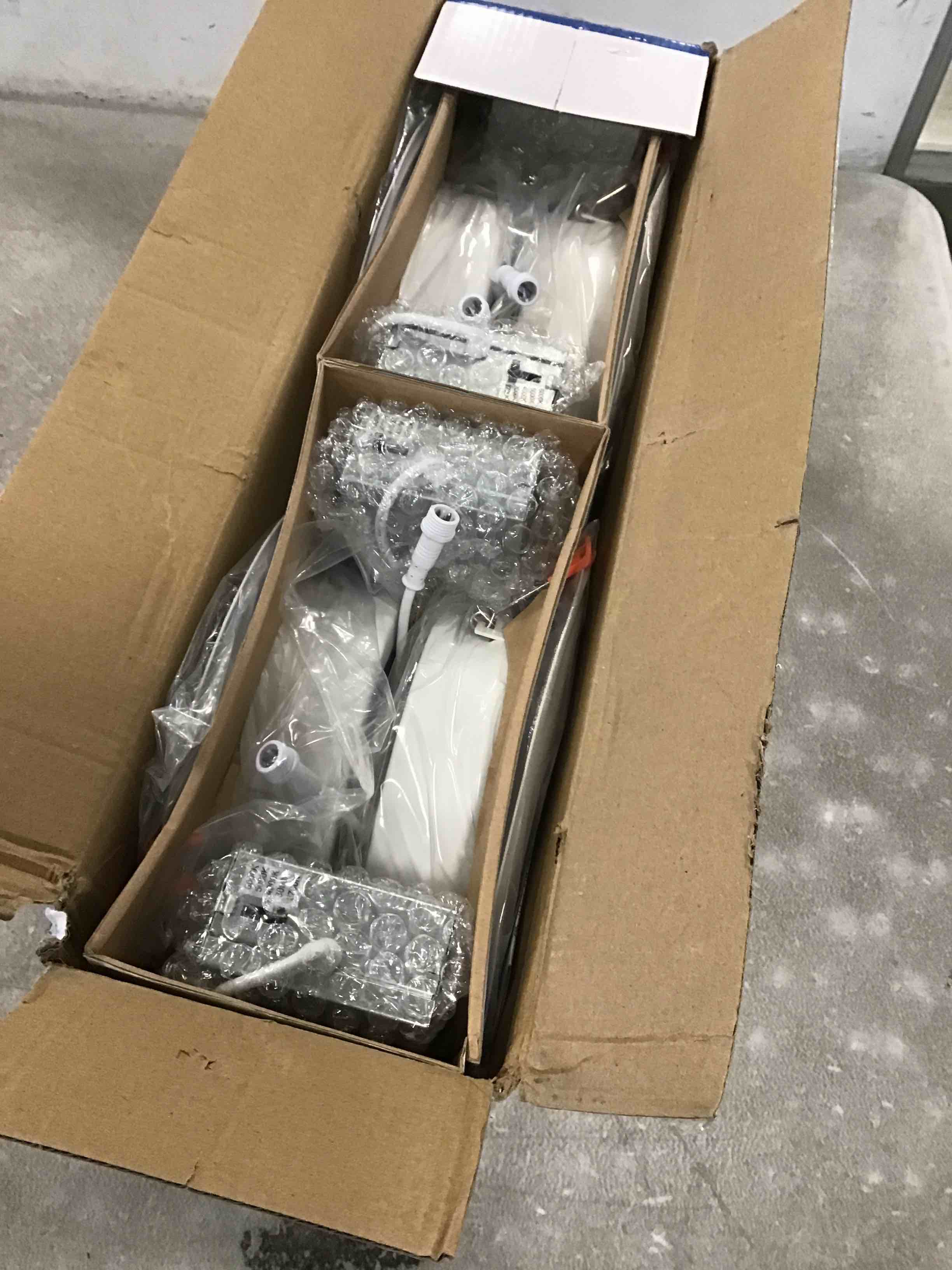 https://s3.amazonaws.com/lotting-images-prod/bidfta/ORG5722914_1708369027429.jpeg