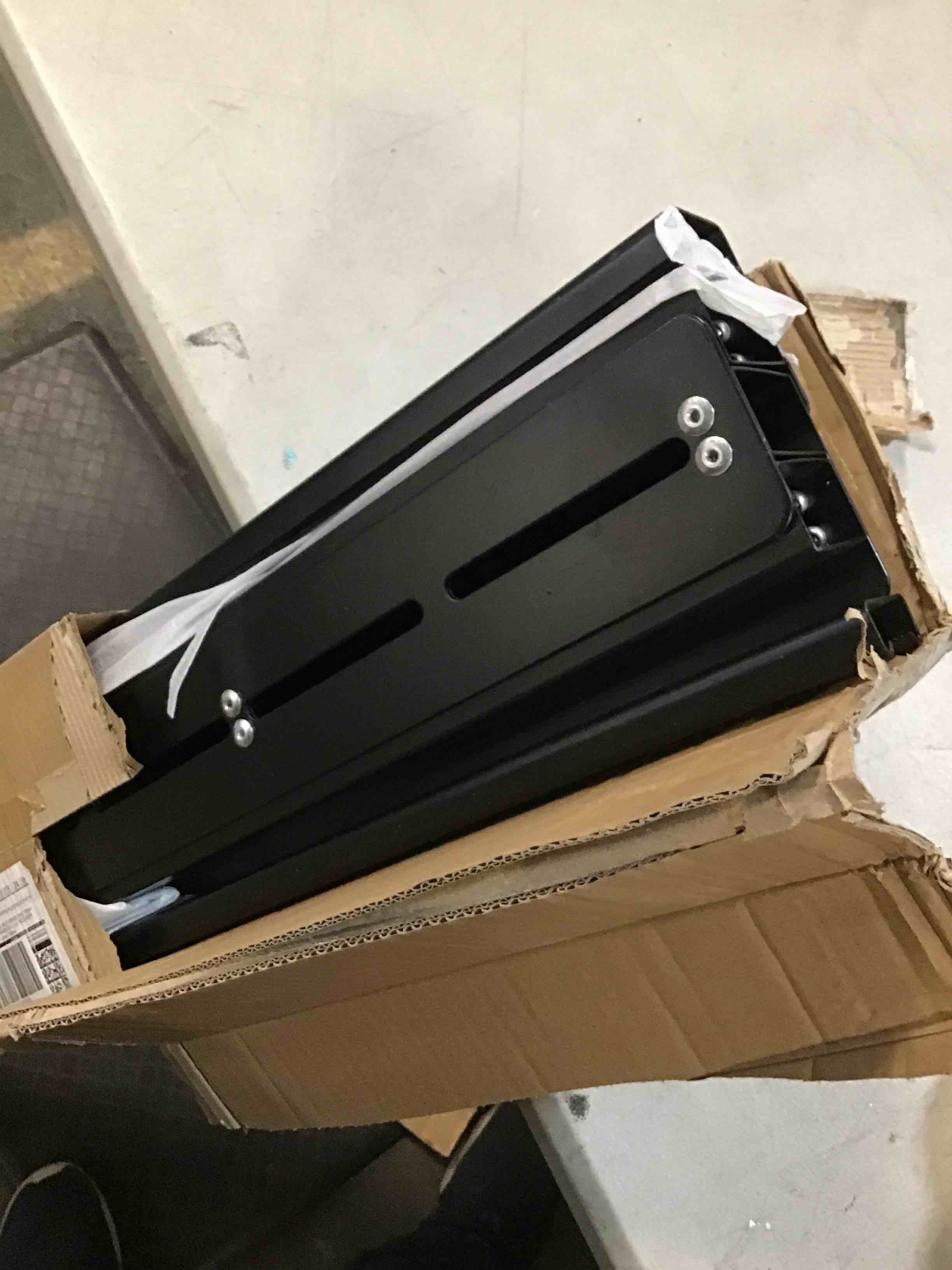 https://s3.amazonaws.com/lotting-images-prod/bidfta/ORG5725068_1708176620092.jpeg