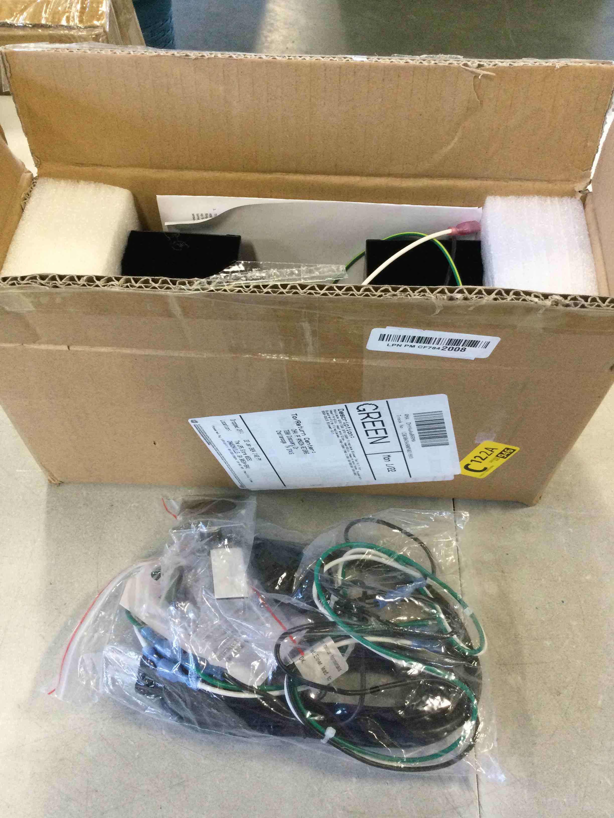 https://s3.amazonaws.com/lotting-images-prod/bidfta/ORG5726145_1707925790868.jpeg