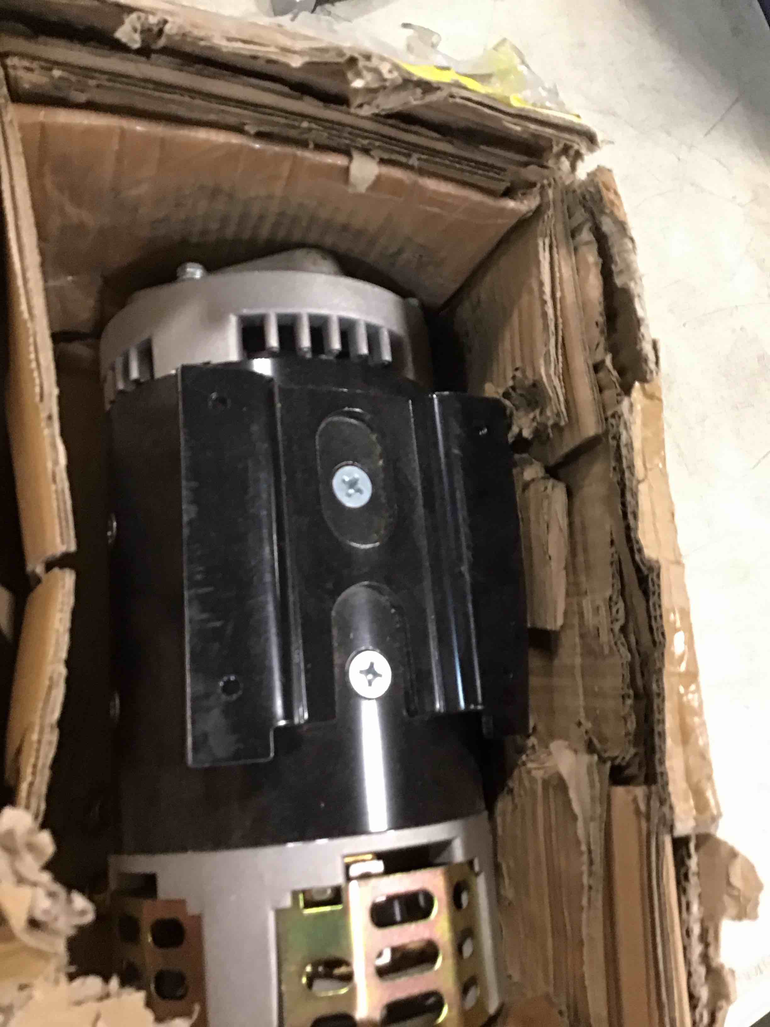 https://s3.amazonaws.com/lotting-images-prod/bidfta/ORG5728726_1708102322779.jpeg