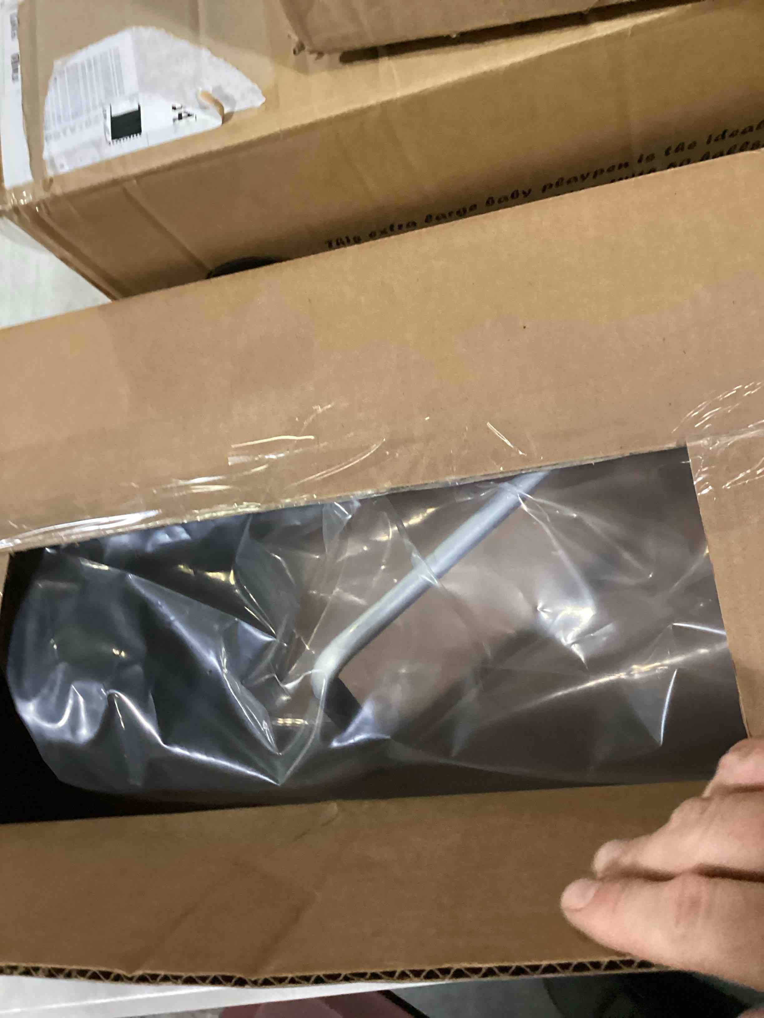 https://s3.amazonaws.com/lotting-images-prod/bidfta/ORG5735440_1716568989252.jpeg