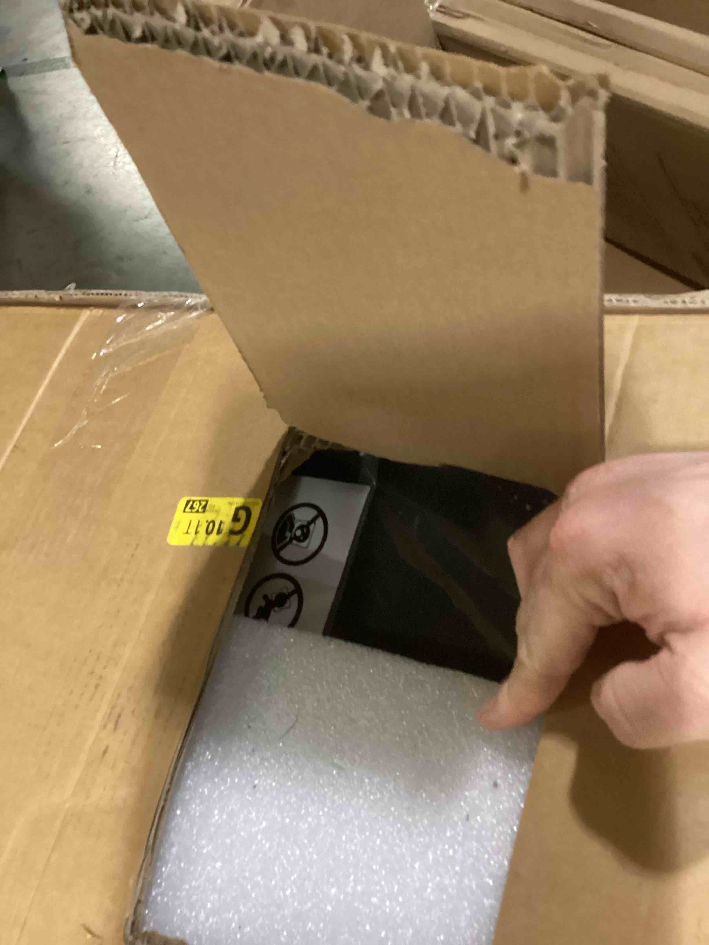 https://s3.amazonaws.com/lotting-images-prod/bidfta/ORG5736137_1717502541862.jpeg