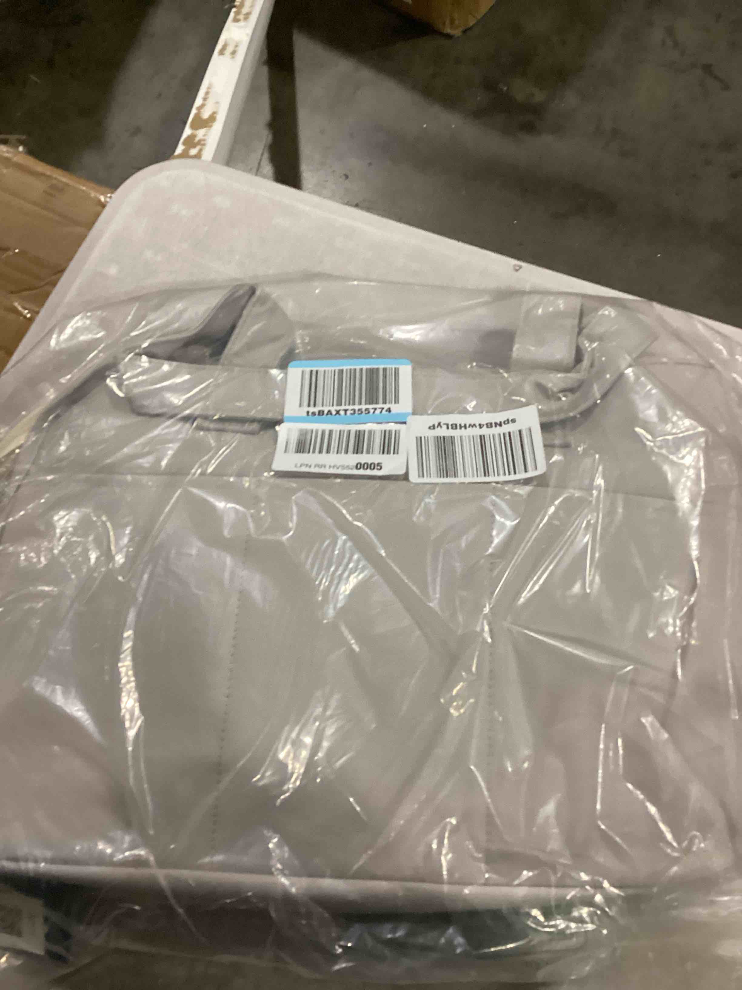 https://s3.amazonaws.com/lotting-images-prod/bidfta/ORG5736960_1716295962258.jpeg