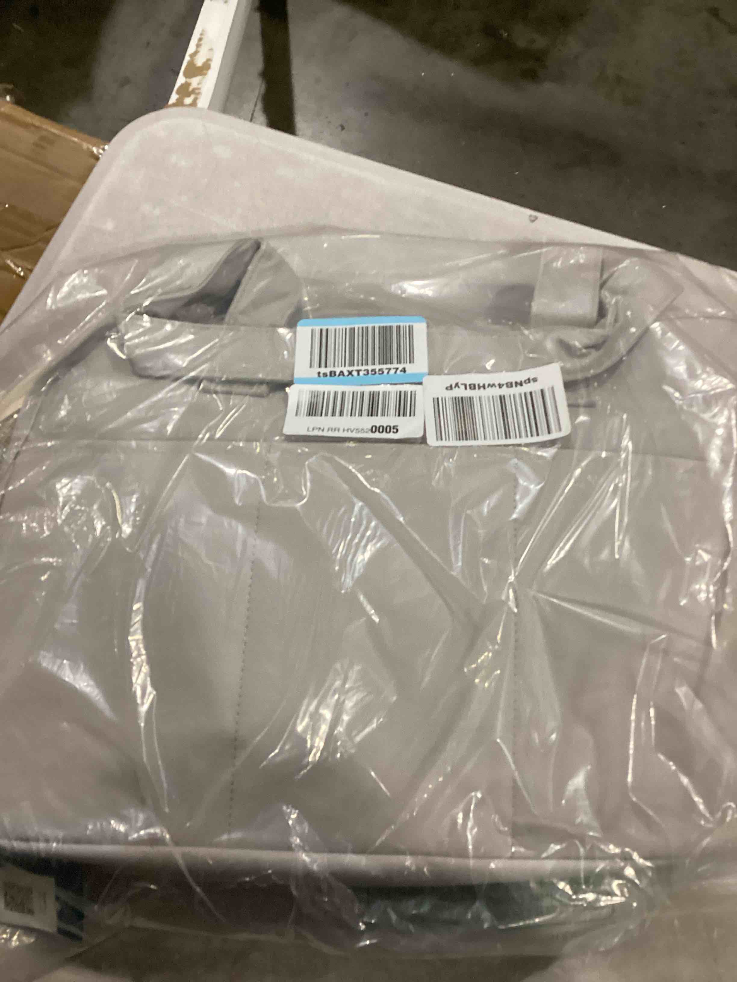 https://s3.amazonaws.com/lotting-images-prod/bidfta/ORG5736960_1716295963387.jpeg