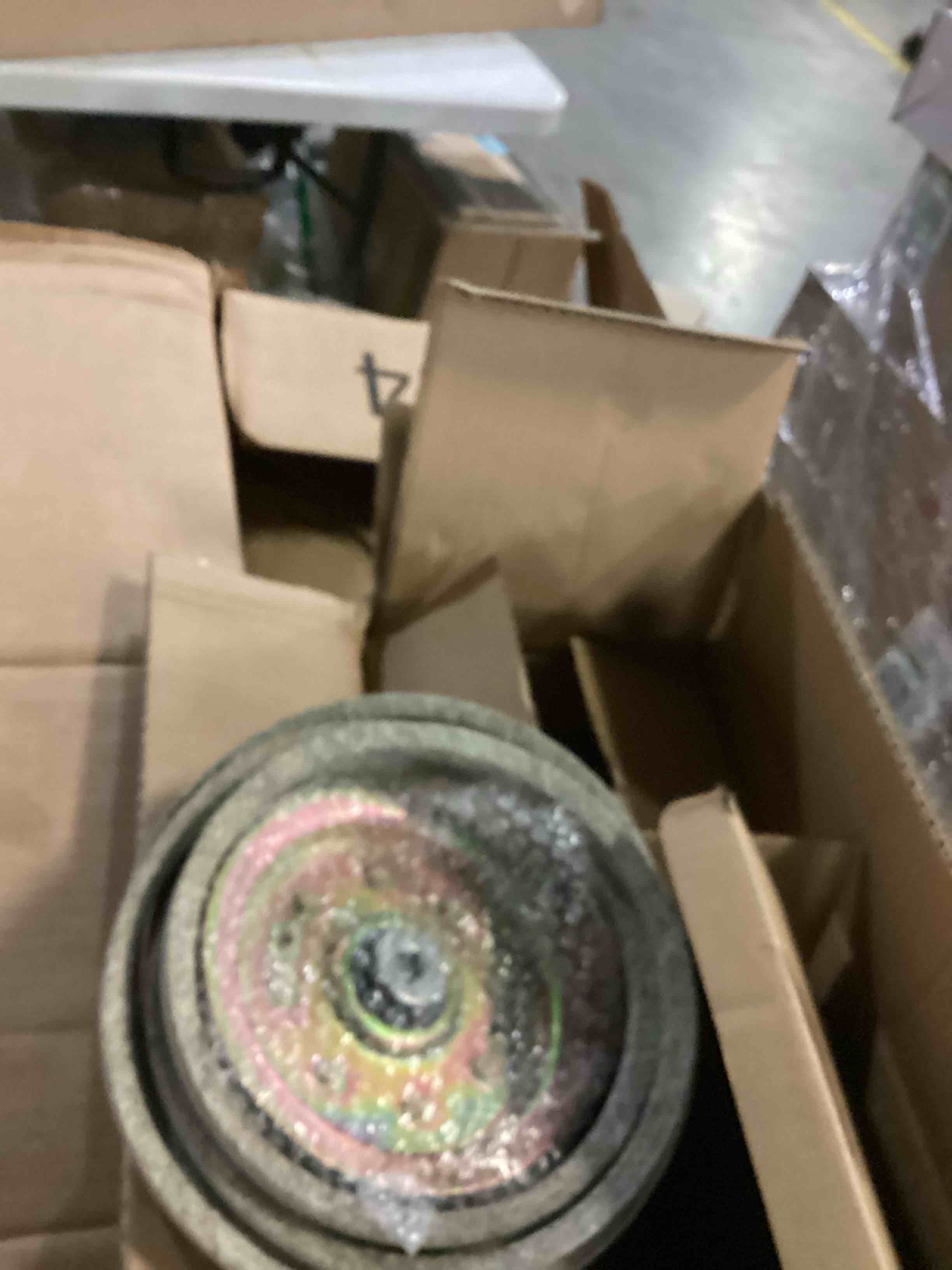 https://s3.amazonaws.com/lotting-images-prod/bidfta/ORG5738025_1715692698563.jpeg