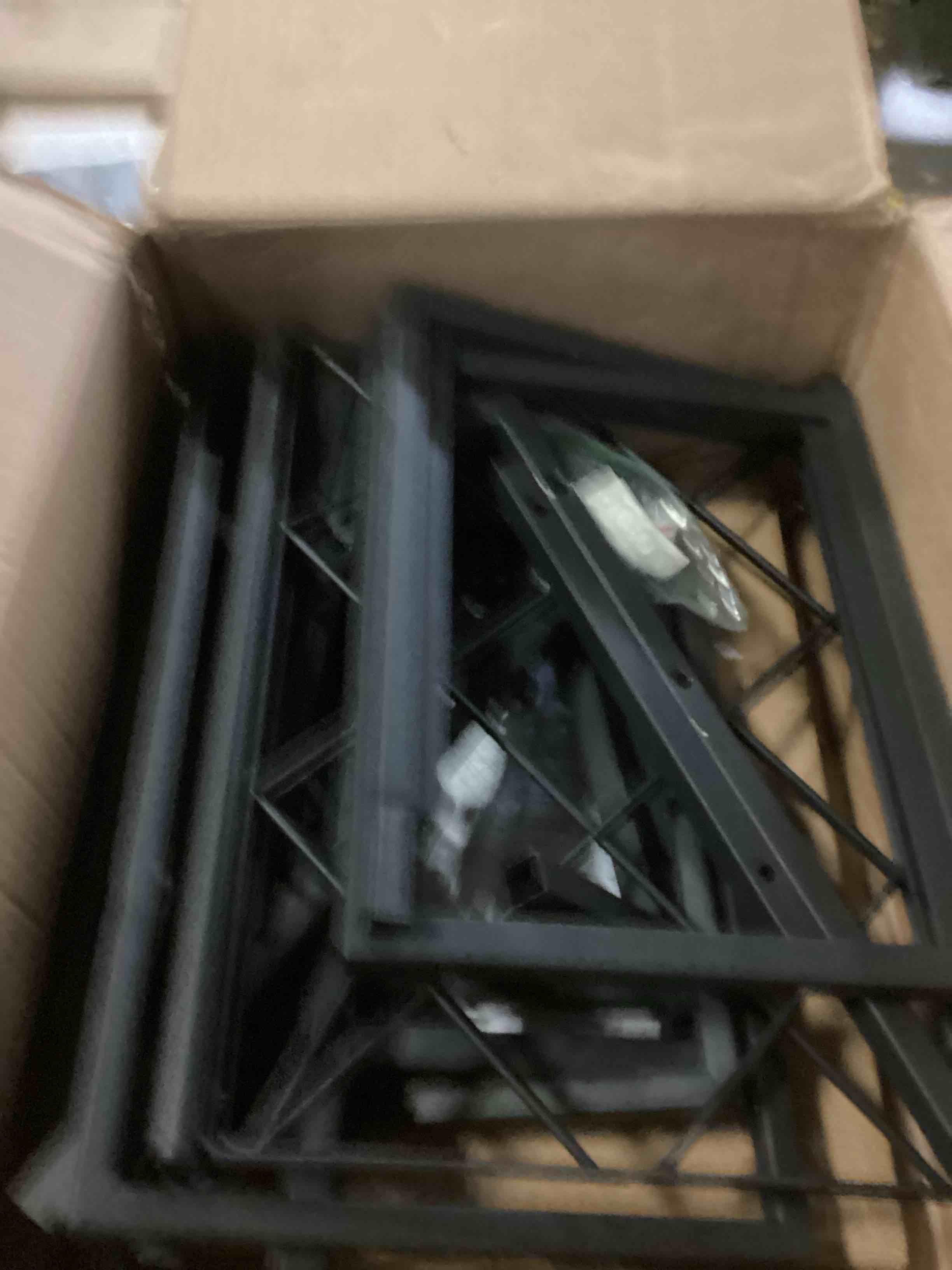 https://s3.amazonaws.com/lotting-images-prod/bidfta/ORG5738029_1715693138267.jpeg