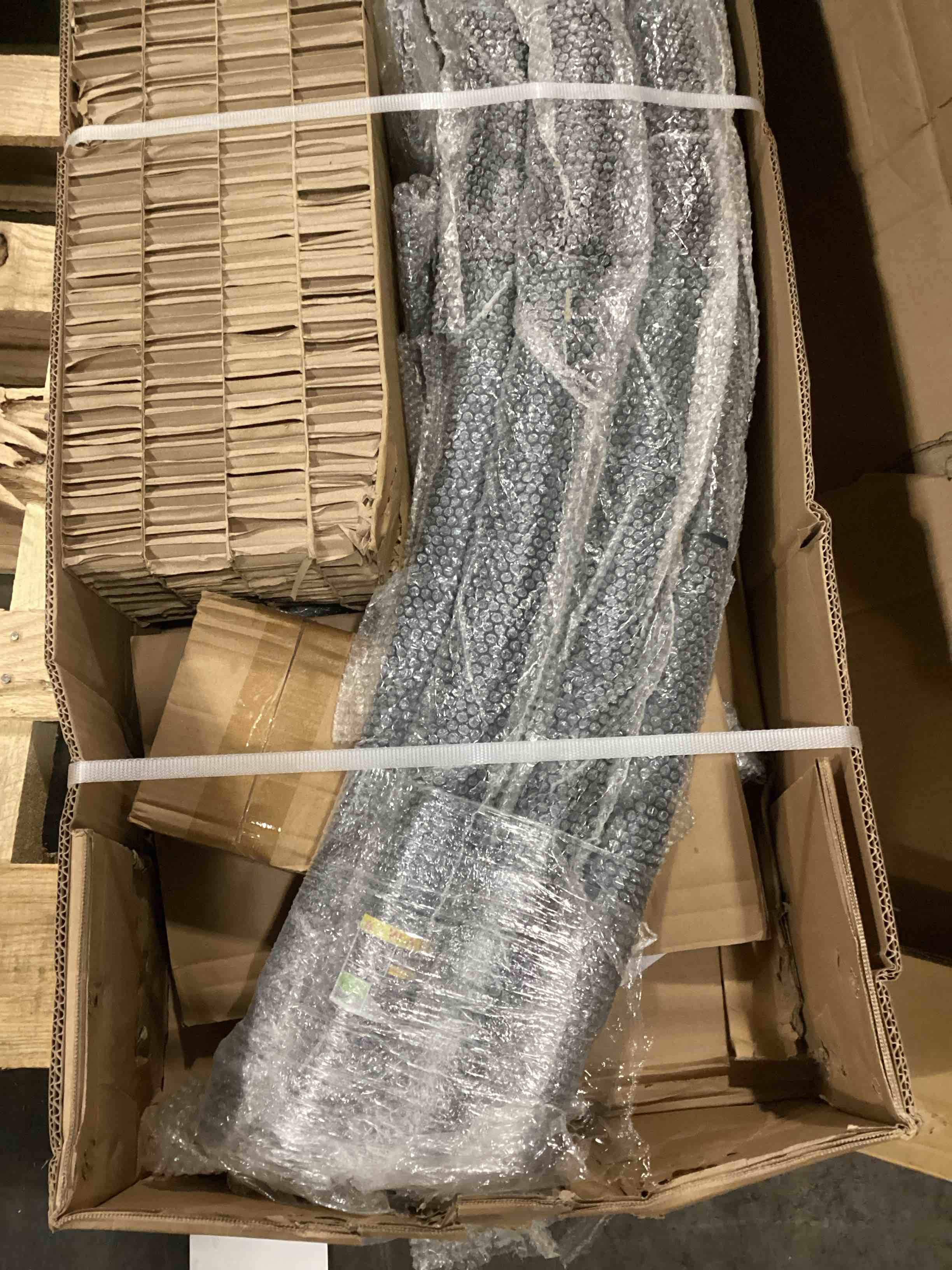 https://s3.amazonaws.com/lotting-images-prod/bidfta/ORG5739631_1716471083263.jpeg
