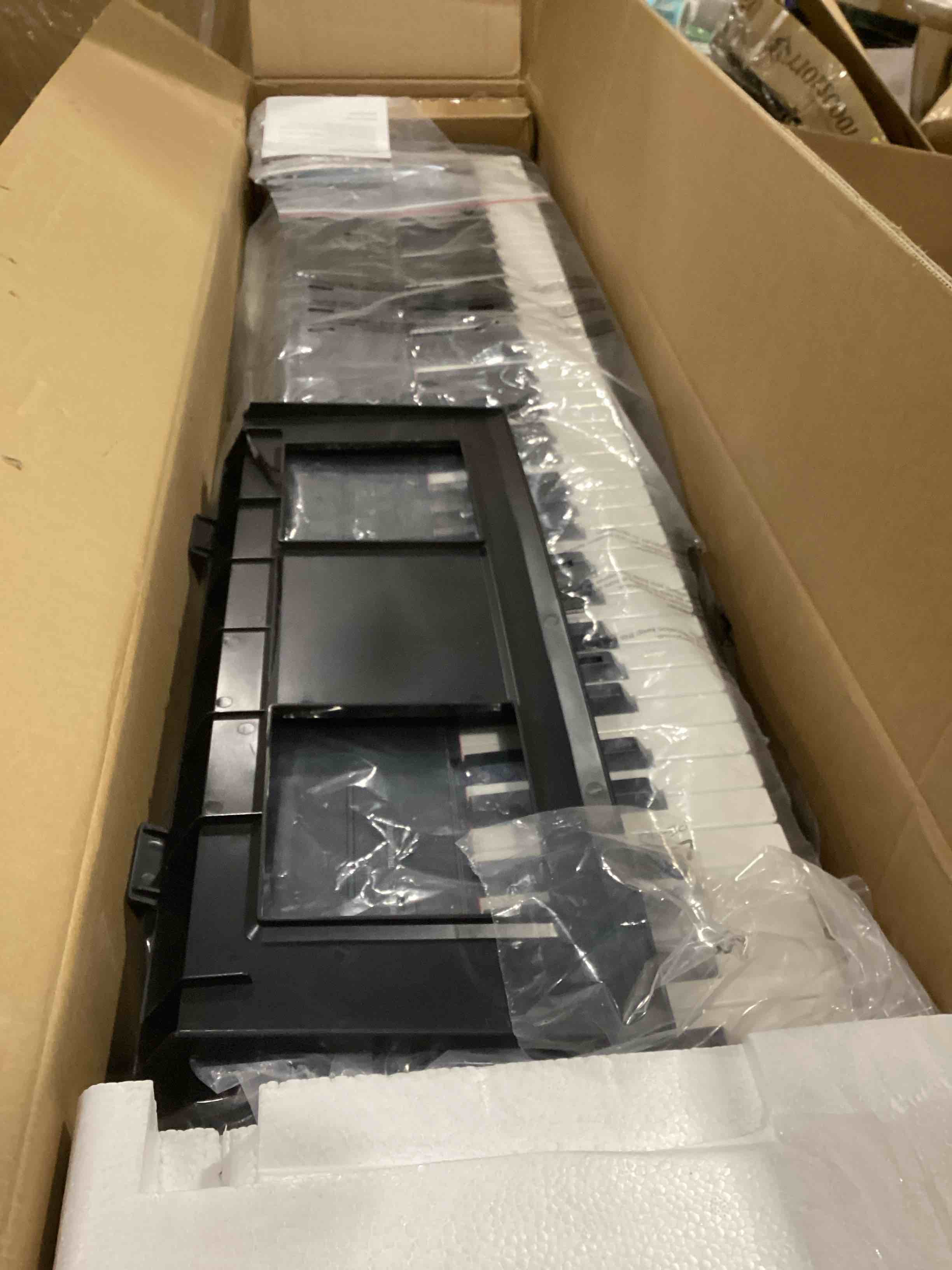 https://s3.amazonaws.com/lotting-images-prod/bidfta/ORG5740365_1717080631815.jpeg