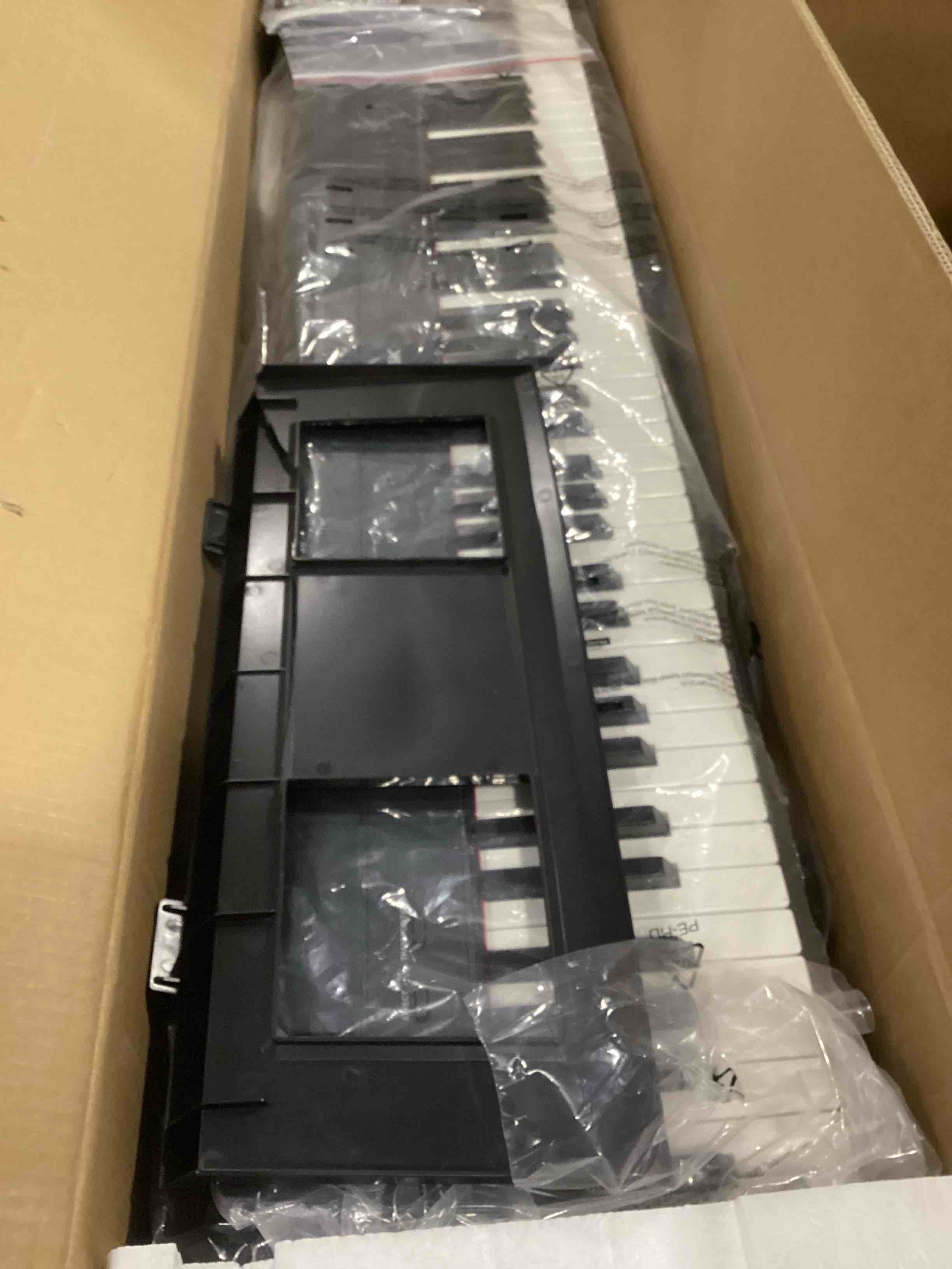 https://s3.amazonaws.com/lotting-images-prod/bidfta/ORG5740365_1717080633269.jpeg
