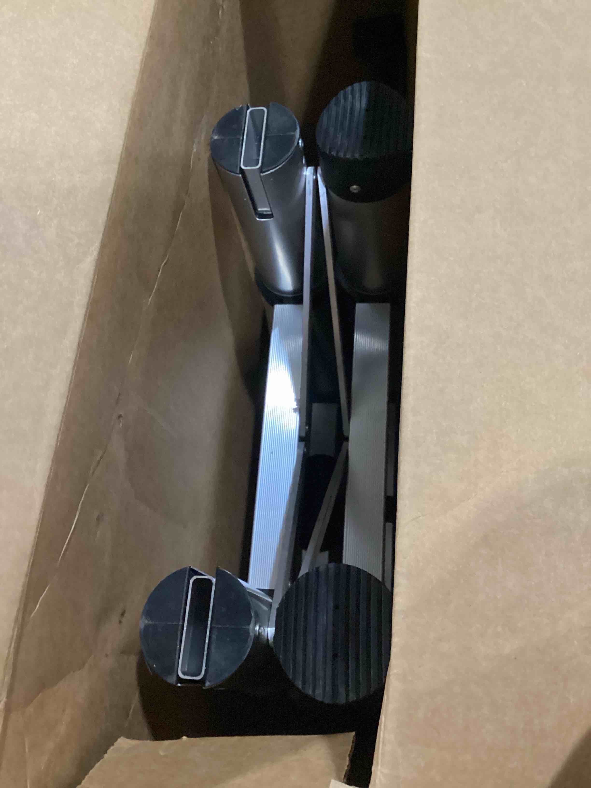 https://s3.amazonaws.com/lotting-images-prod/bidfta/ORG5740747_1717419894772.jpeg