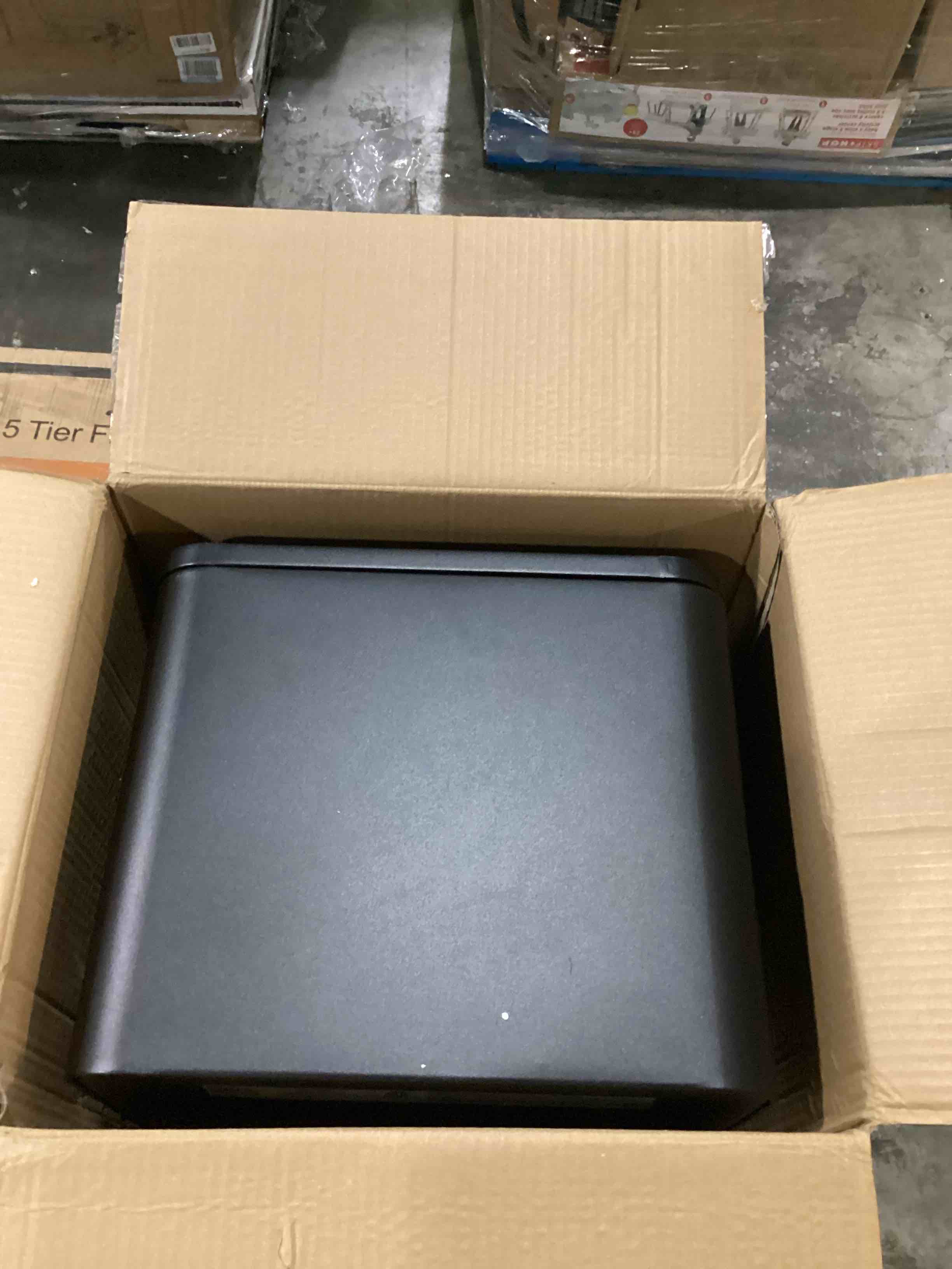 https://s3.amazonaws.com/lotting-images-prod/bidfta/ORG5741047_1715864308514.jpeg