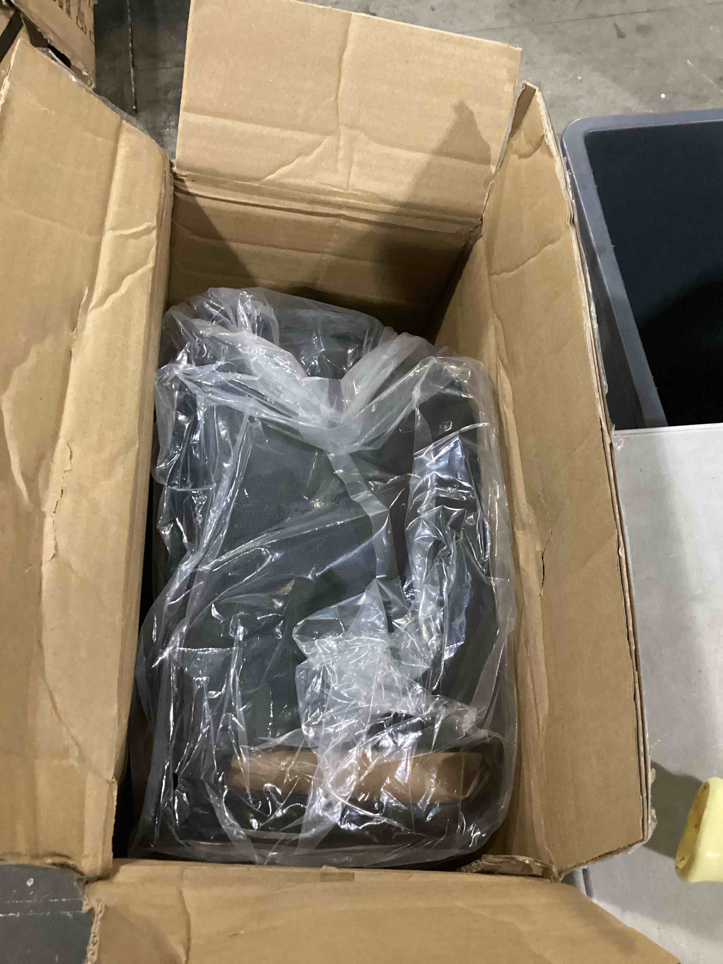 https://s3.amazonaws.com/lotting-images-prod/bidfta/ORG5741204_1715960275673.jpeg