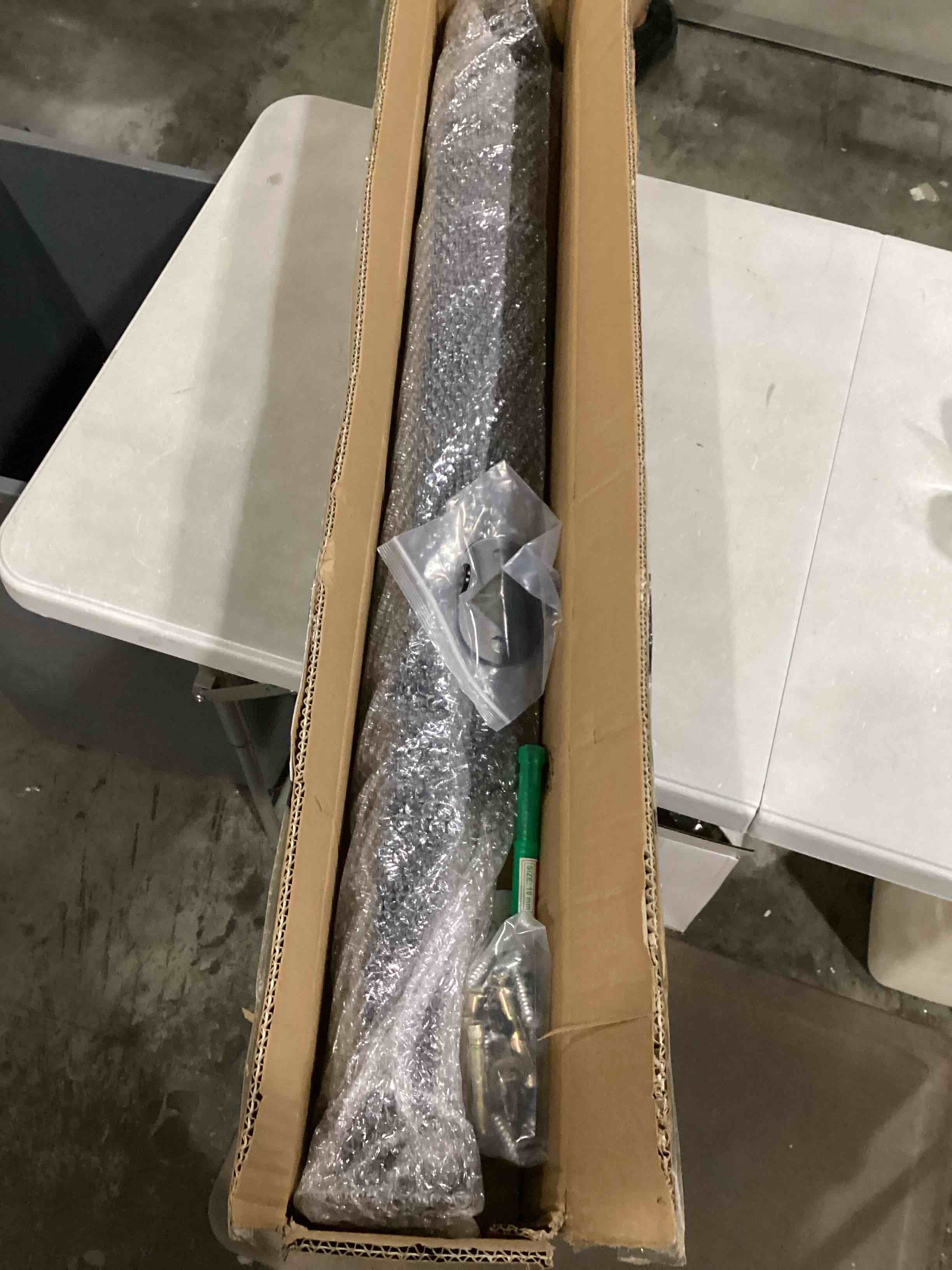https://s3.amazonaws.com/lotting-images-prod/bidfta/ORG5742236_1718117694514.jpeg