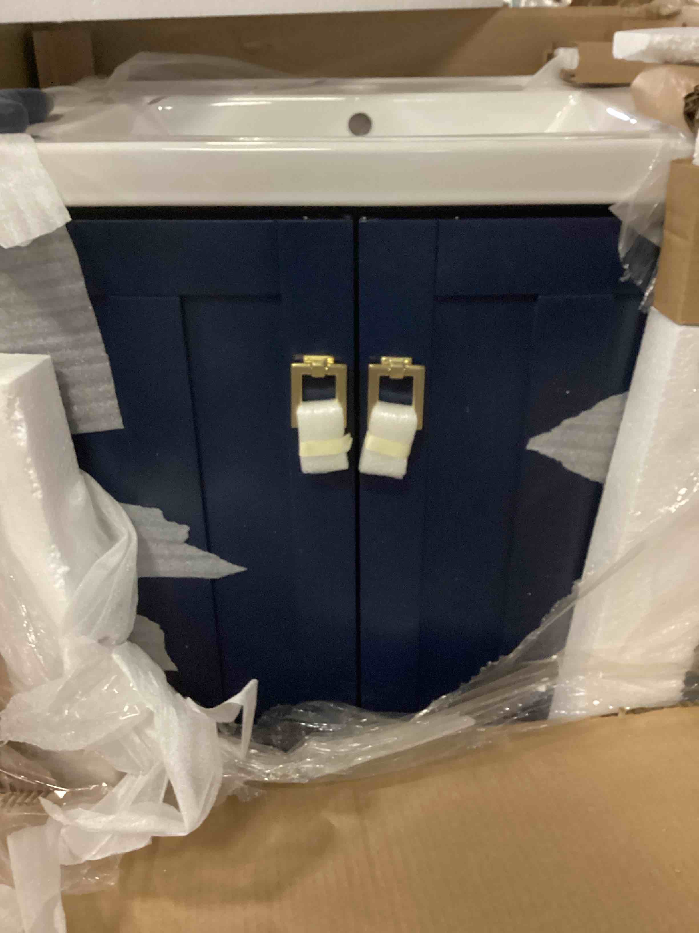 https://s3.amazonaws.com/lotting-images-prod/bidfta/ORG5742693_1715972119396.jpeg