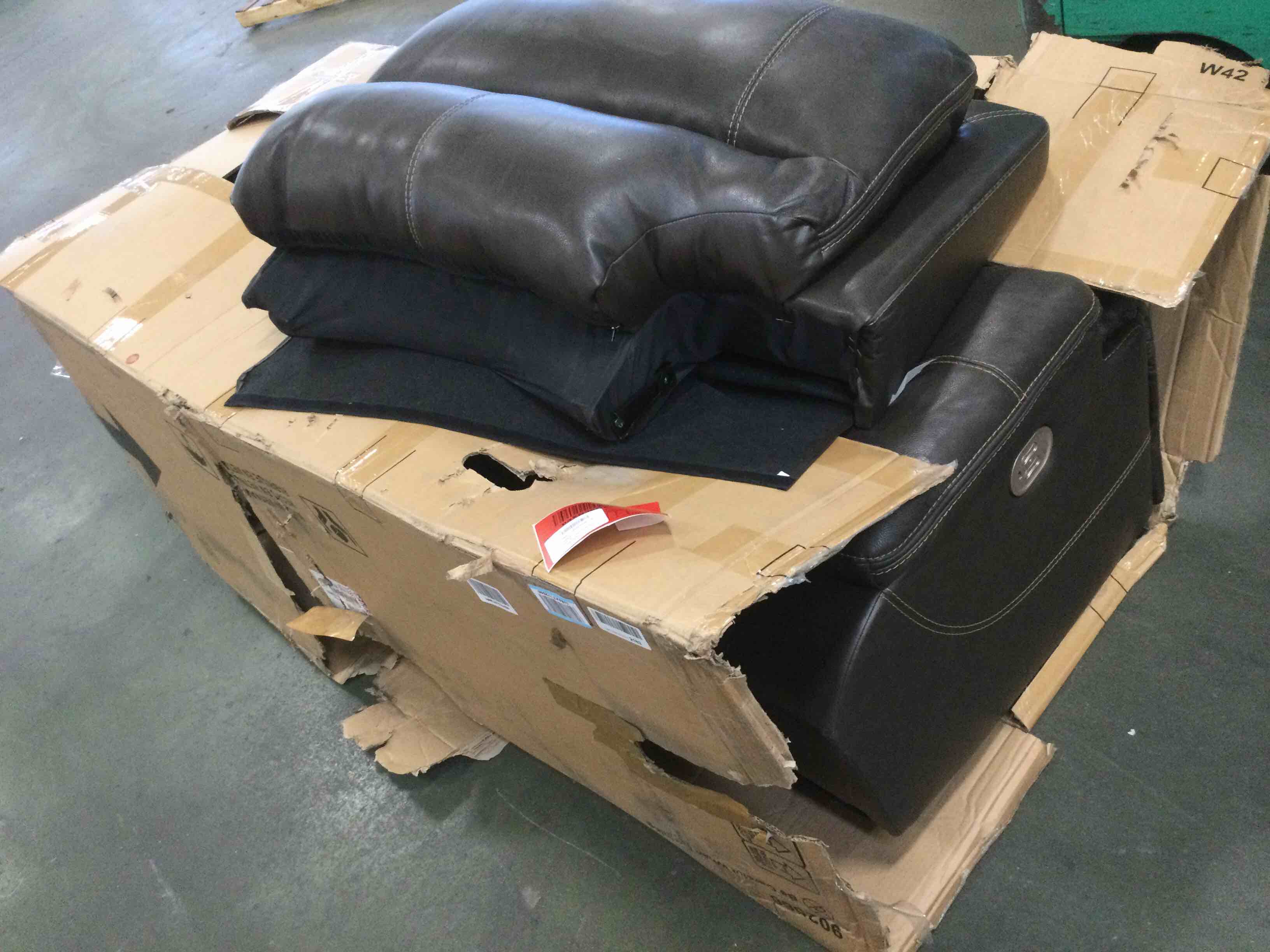 https://s3.amazonaws.com/lotting-images-prod/bidfta/ORG5745377_1707317460890.jpeg