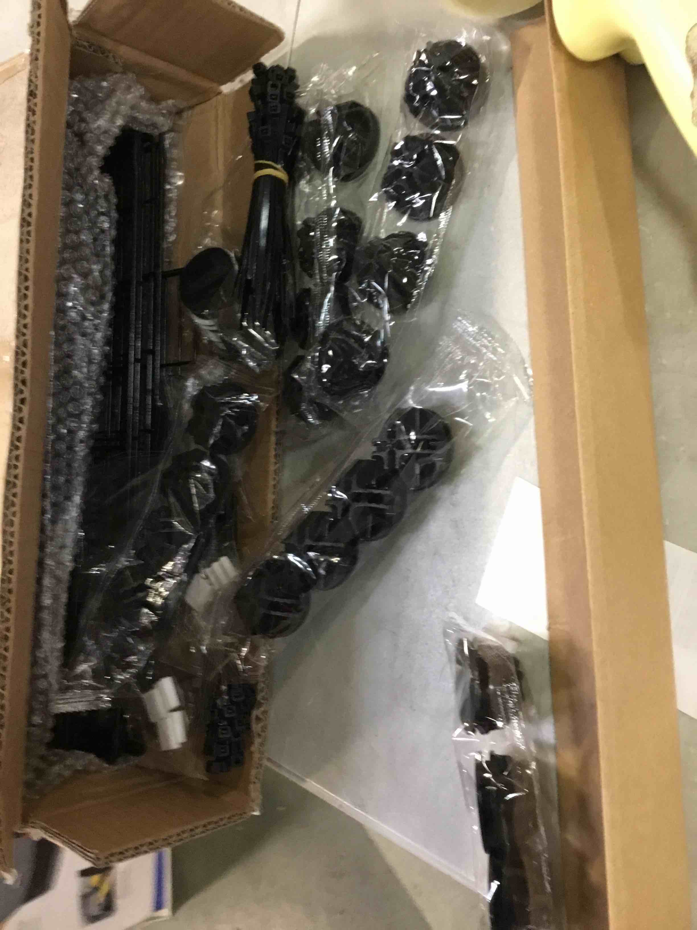 https://s3.amazonaws.com/lotting-images-prod/bidfta/ORG5749597_1708023234813.jpeg