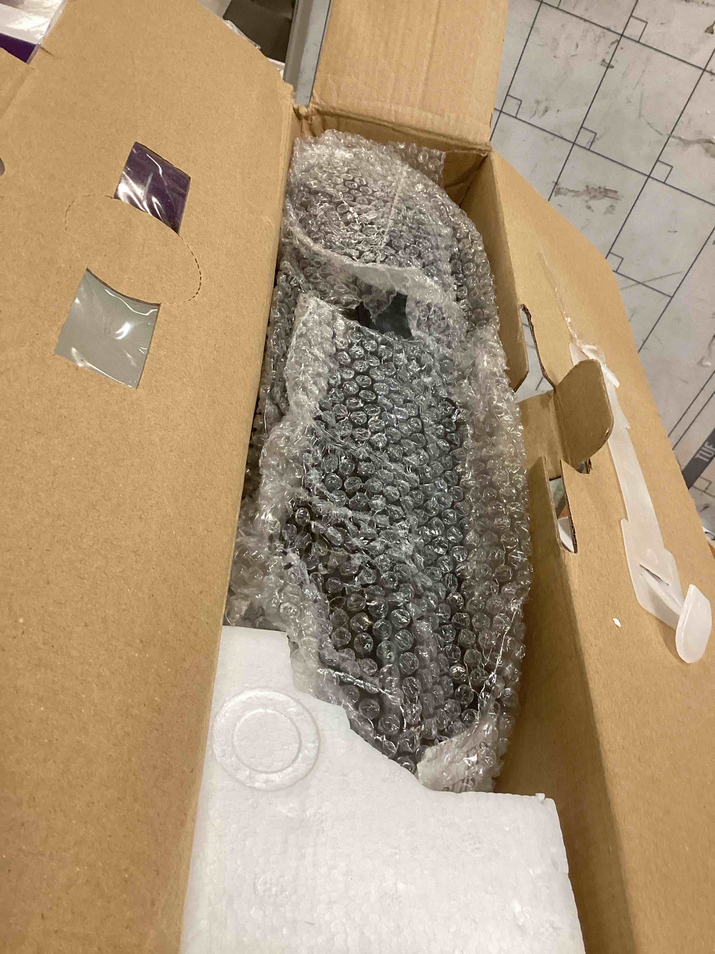 https://s3.amazonaws.com/lotting-images-prod/bidfta/ORG5750163_1707236655772.jpeg