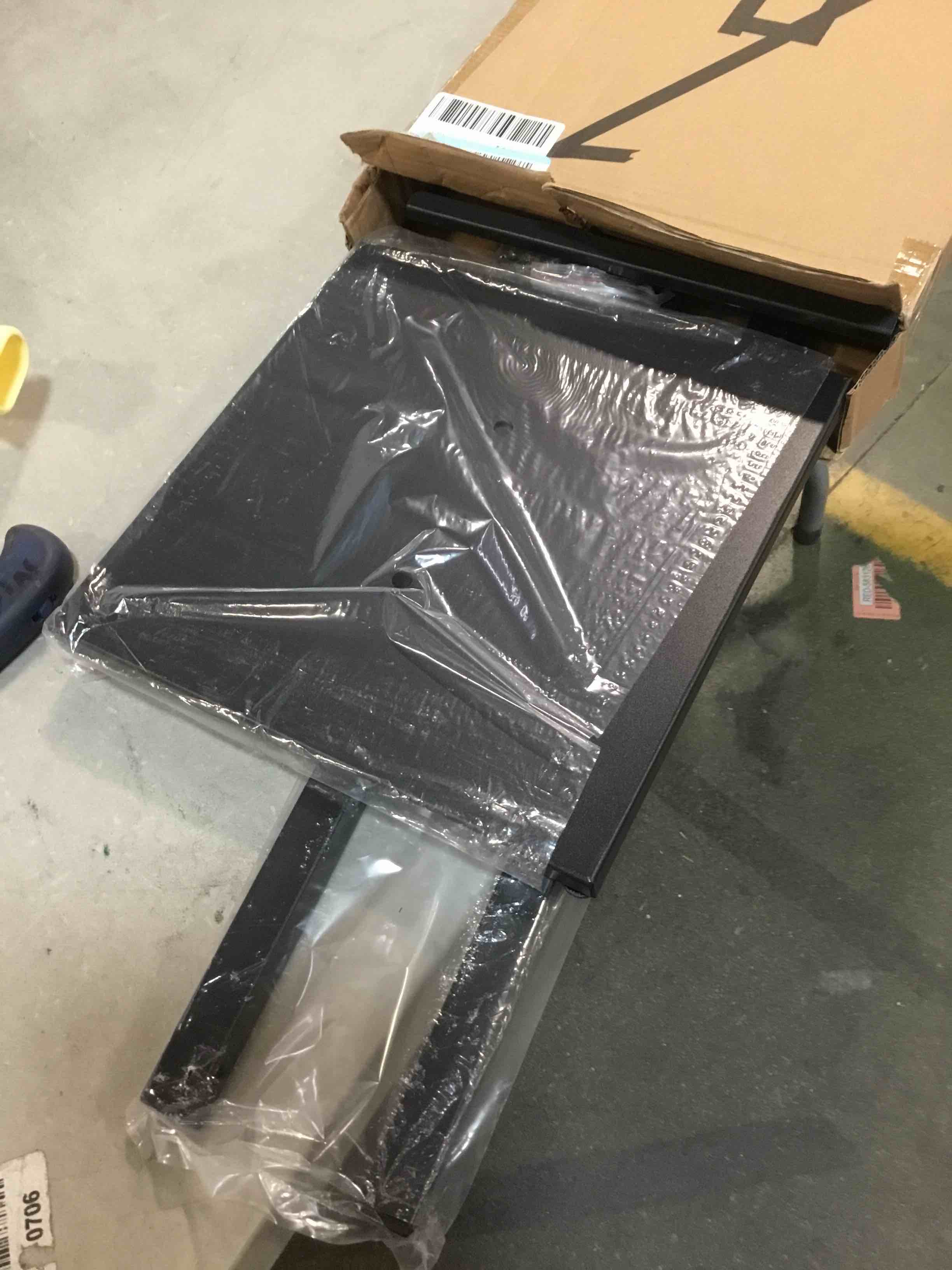https://s3.amazonaws.com/lotting-images-prod/bidfta/ORG5750644_1707747743721.jpeg
