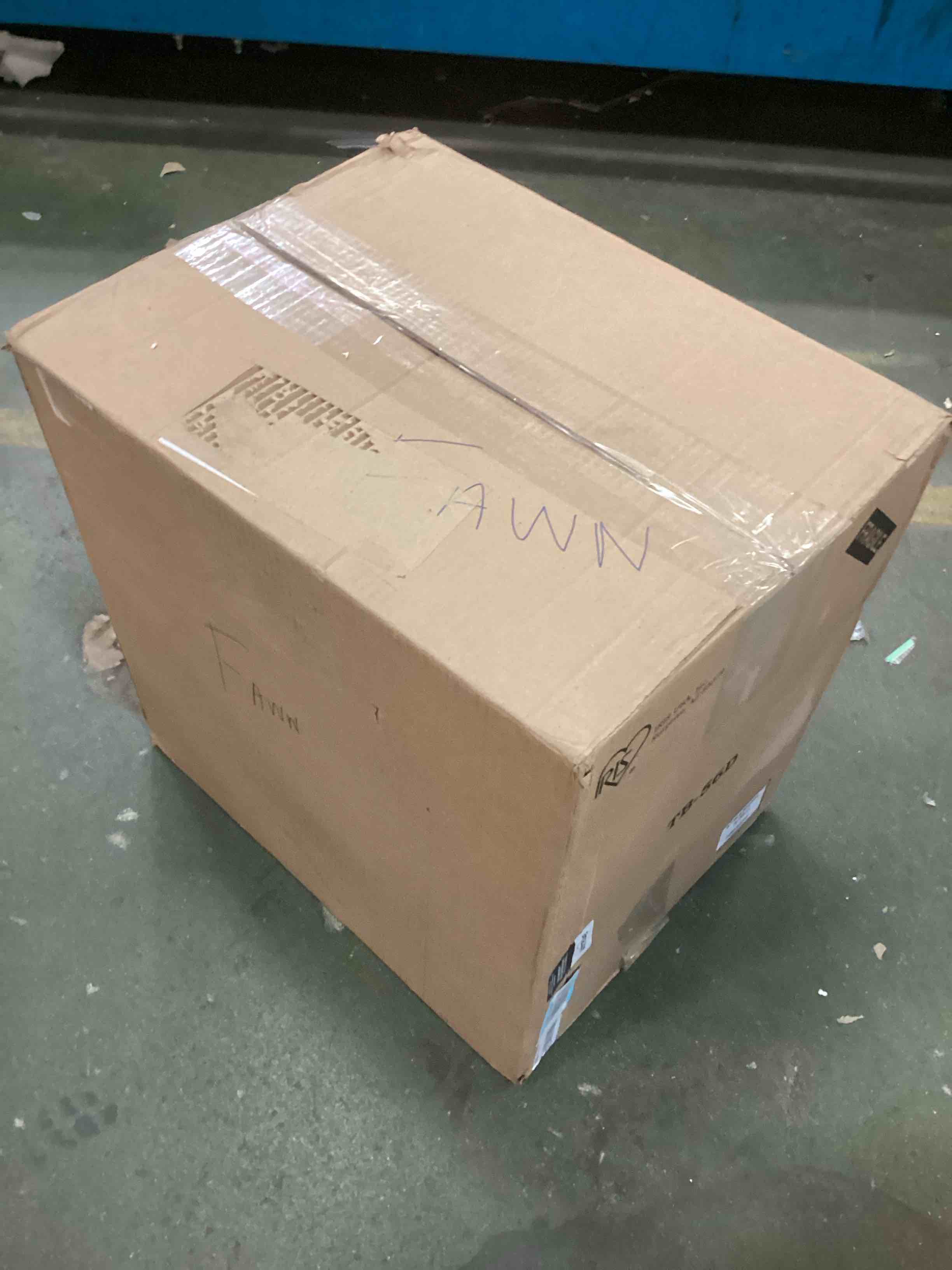 https://s3.amazonaws.com/lotting-images-prod/bidfta/ORG5755377_1706984425251.jpeg