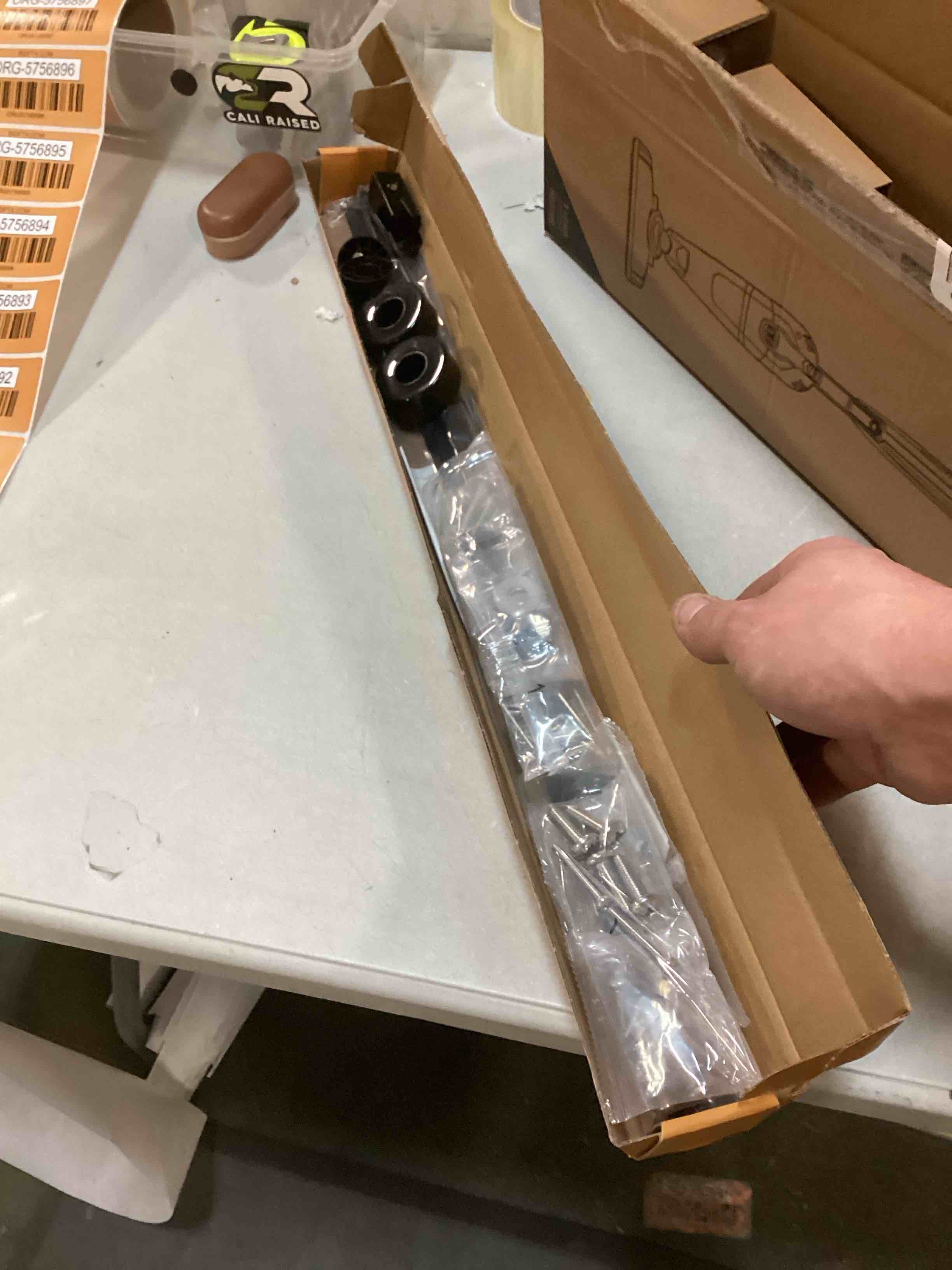 https://s3.amazonaws.com/lotting-images-prod/bidfta/ORG5756887_1707572035808.jpeg