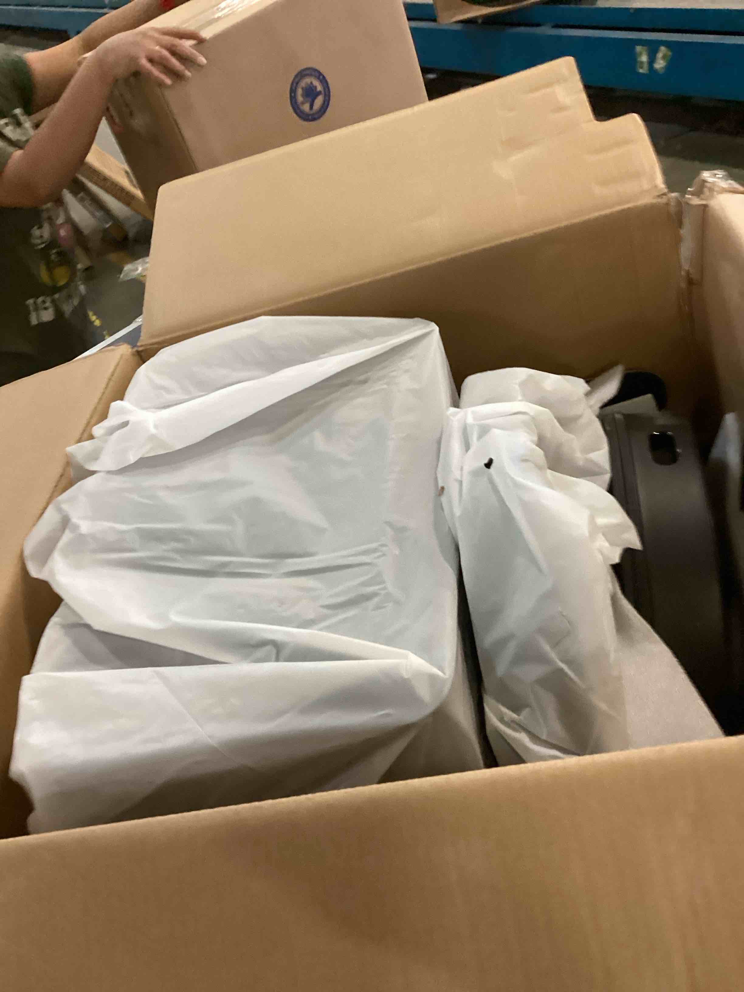 https://s3.amazonaws.com/lotting-images-prod/bidfta/ORG5757353_1707851575573.jpeg