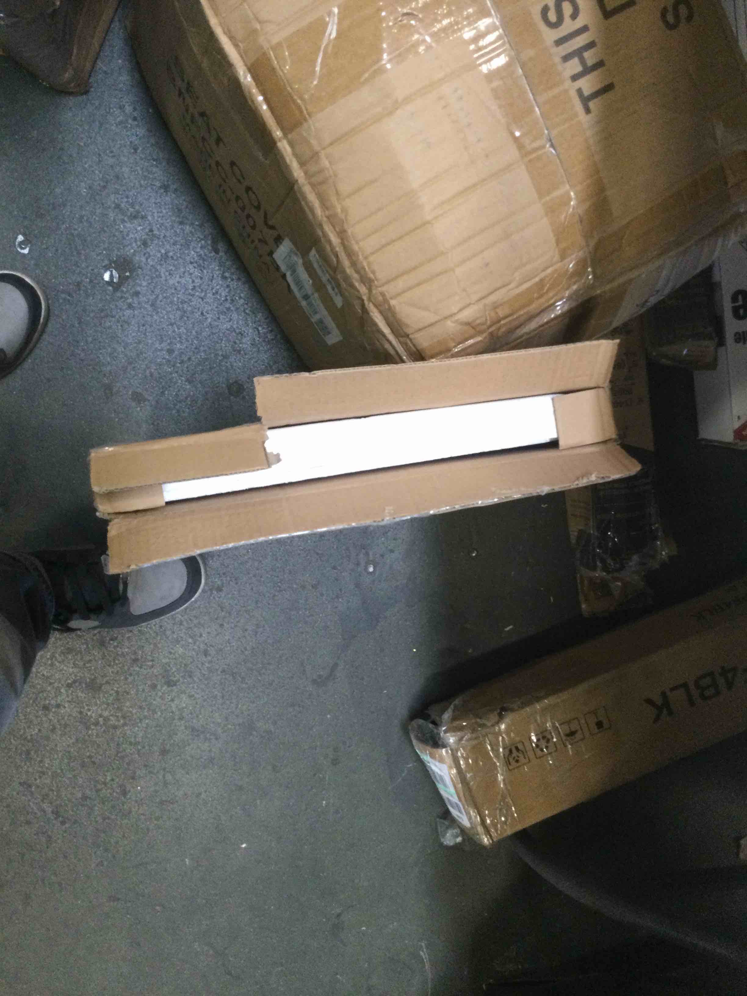 https://s3.amazonaws.com/lotting-images-prod/bidfta/ORG5762925_1707157119428.jpeg