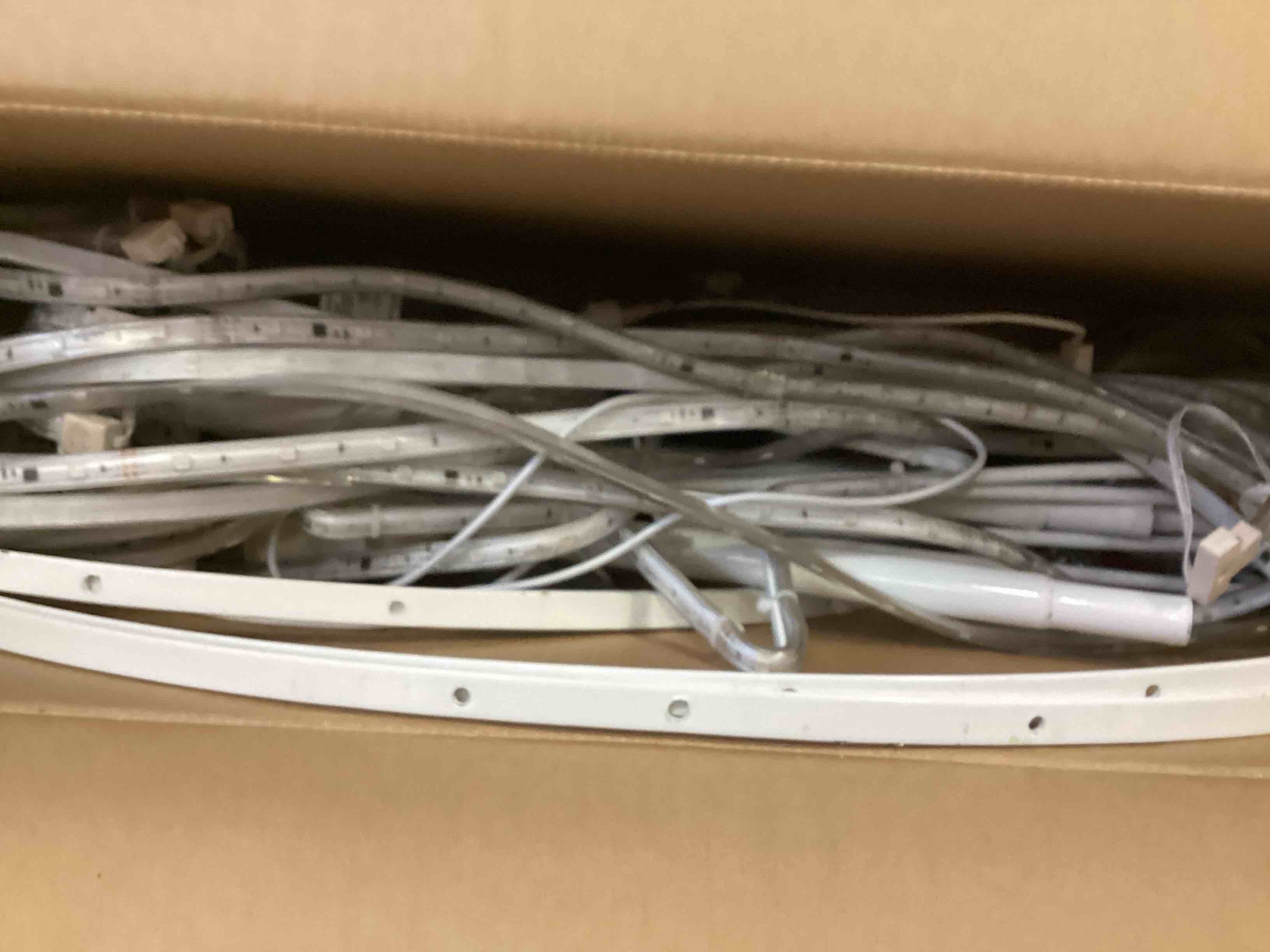 https://s3.amazonaws.com/lotting-images-prod/bidfta/ORG5763045_1707745593877.jpeg