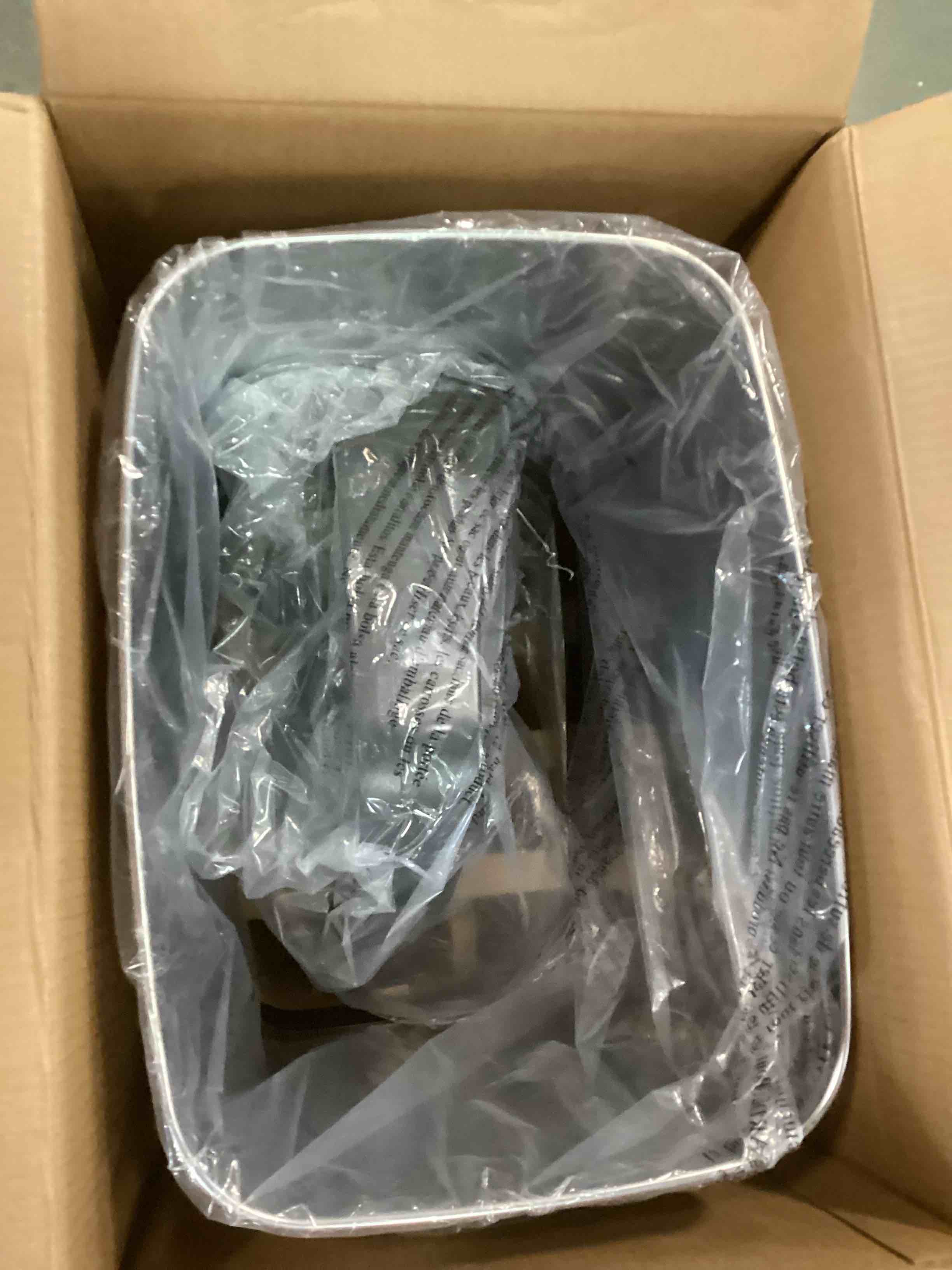 https://s3.amazonaws.com/lotting-images-prod/bidfta/ORG5763670_1705845555595.jpeg