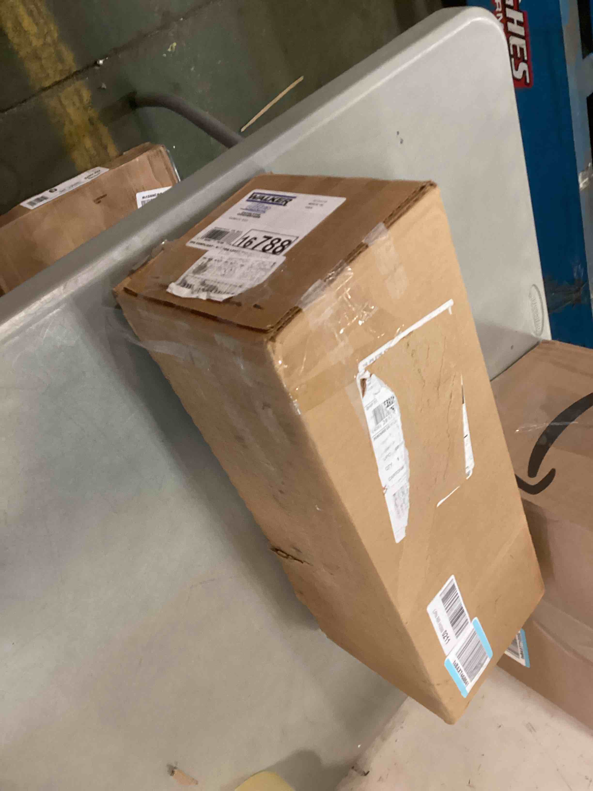 https://s3.amazonaws.com/lotting-images-prod/bidfta/ORG5763770_1705855400006.jpeg