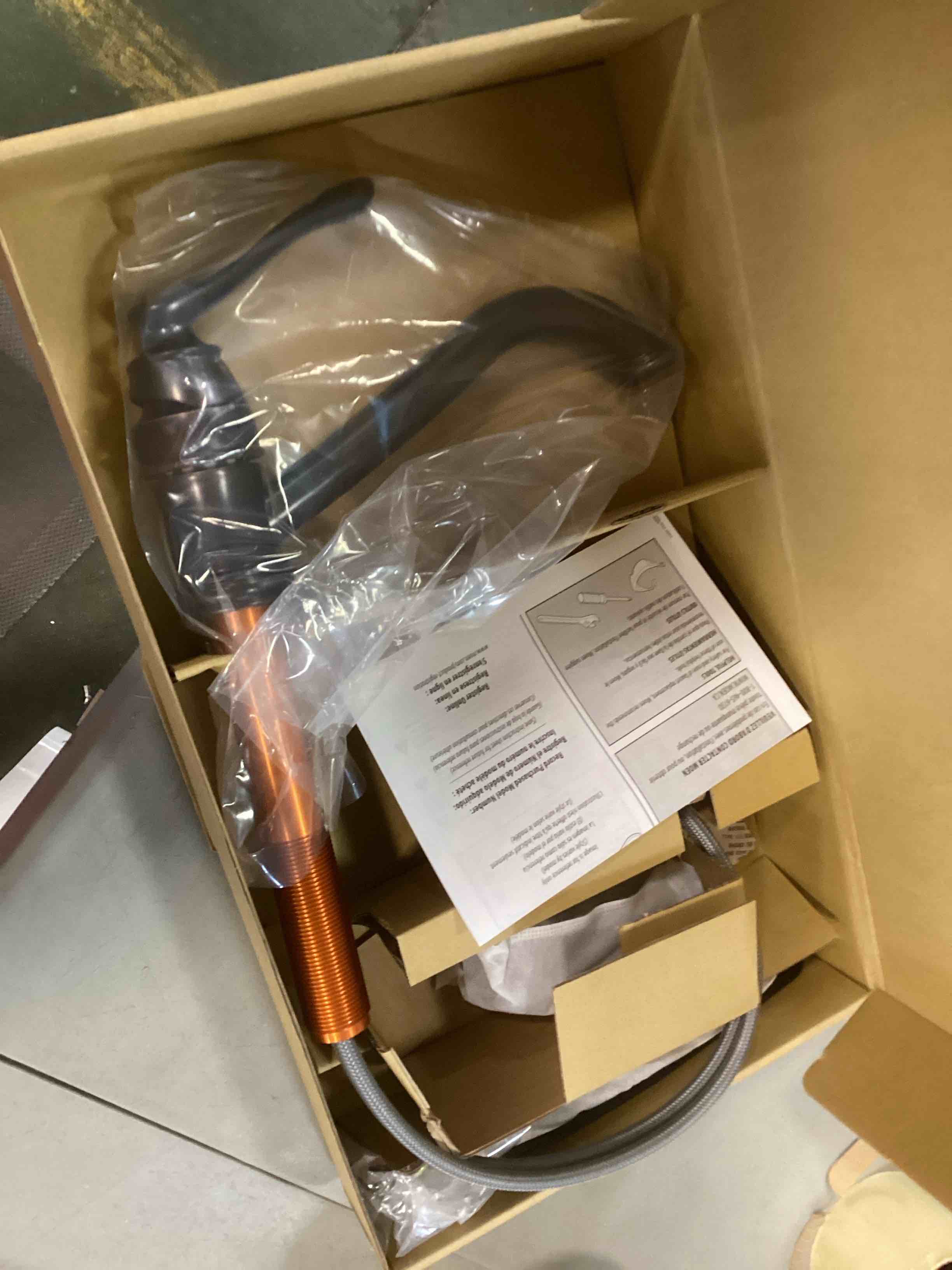 https://s3.amazonaws.com/lotting-images-prod/bidfta/ORG5763800_1705857862839.jpeg
