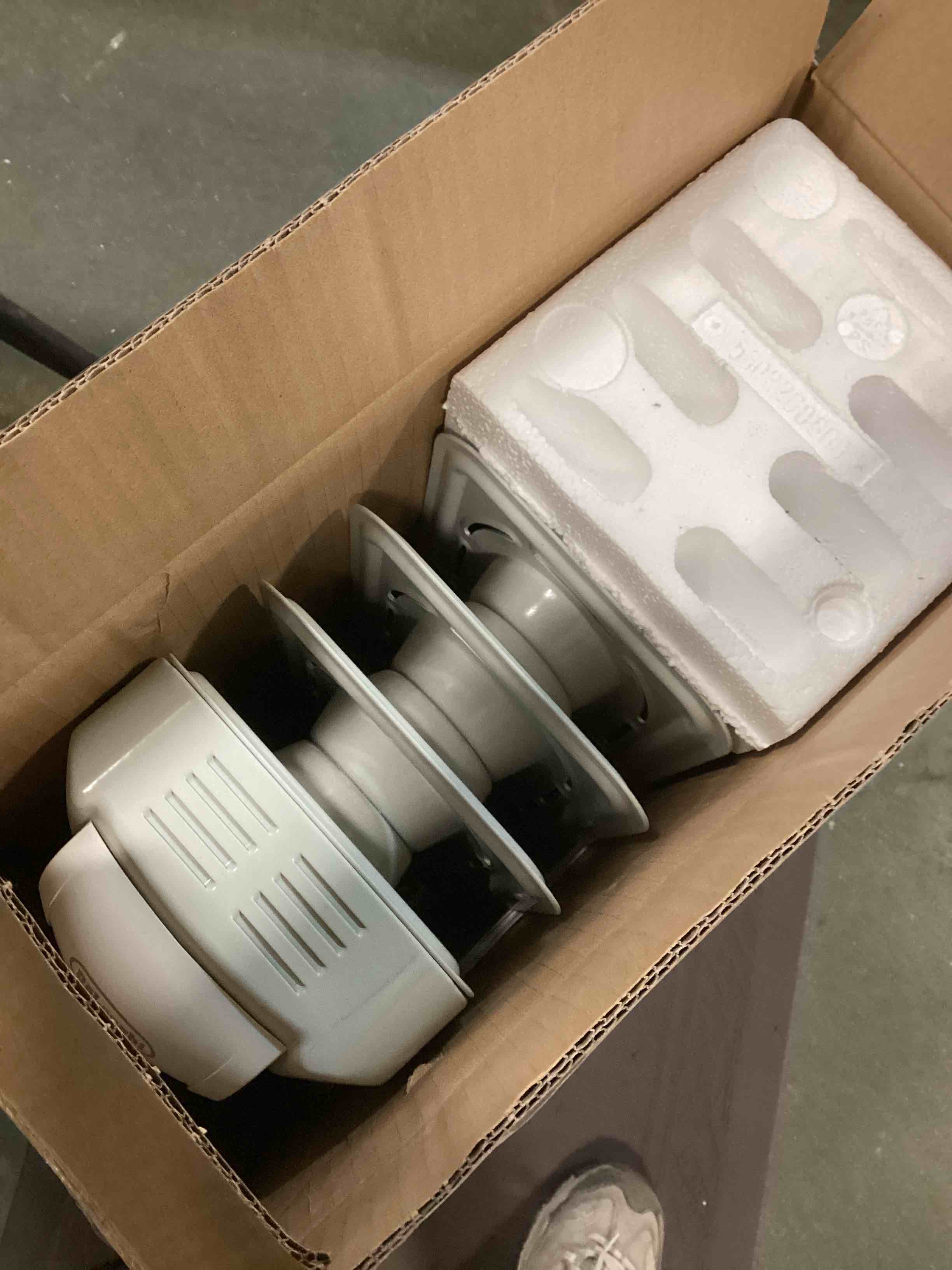 https://s3.amazonaws.com/lotting-images-prod/bidfta/ORG5766529_1706013561510.jpeg