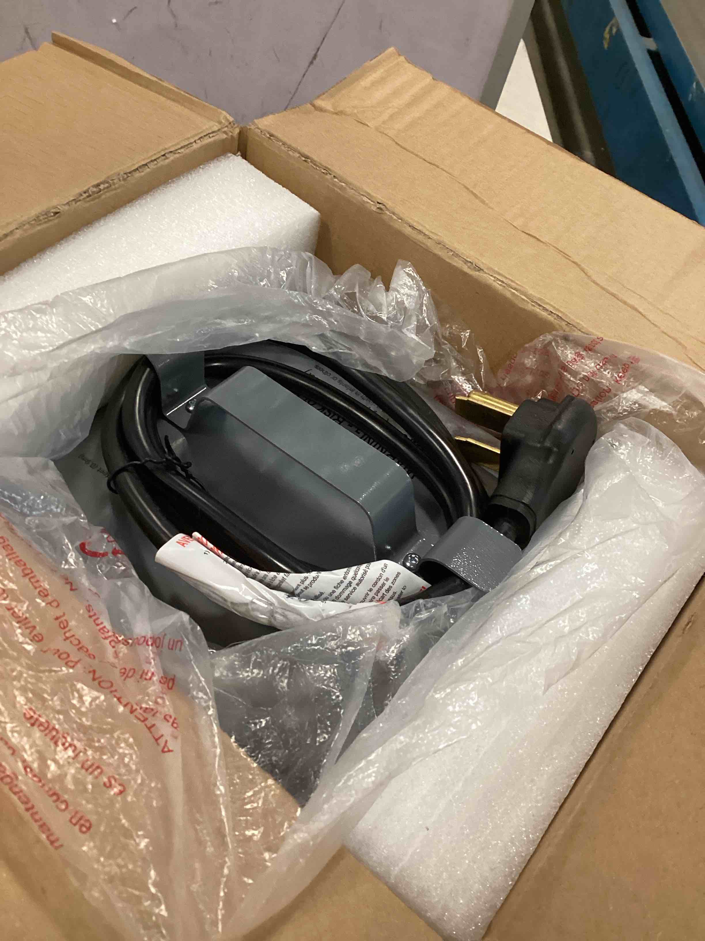 https://s3.amazonaws.com/lotting-images-prod/bidfta/ORG5766775_1706035076897.jpeg